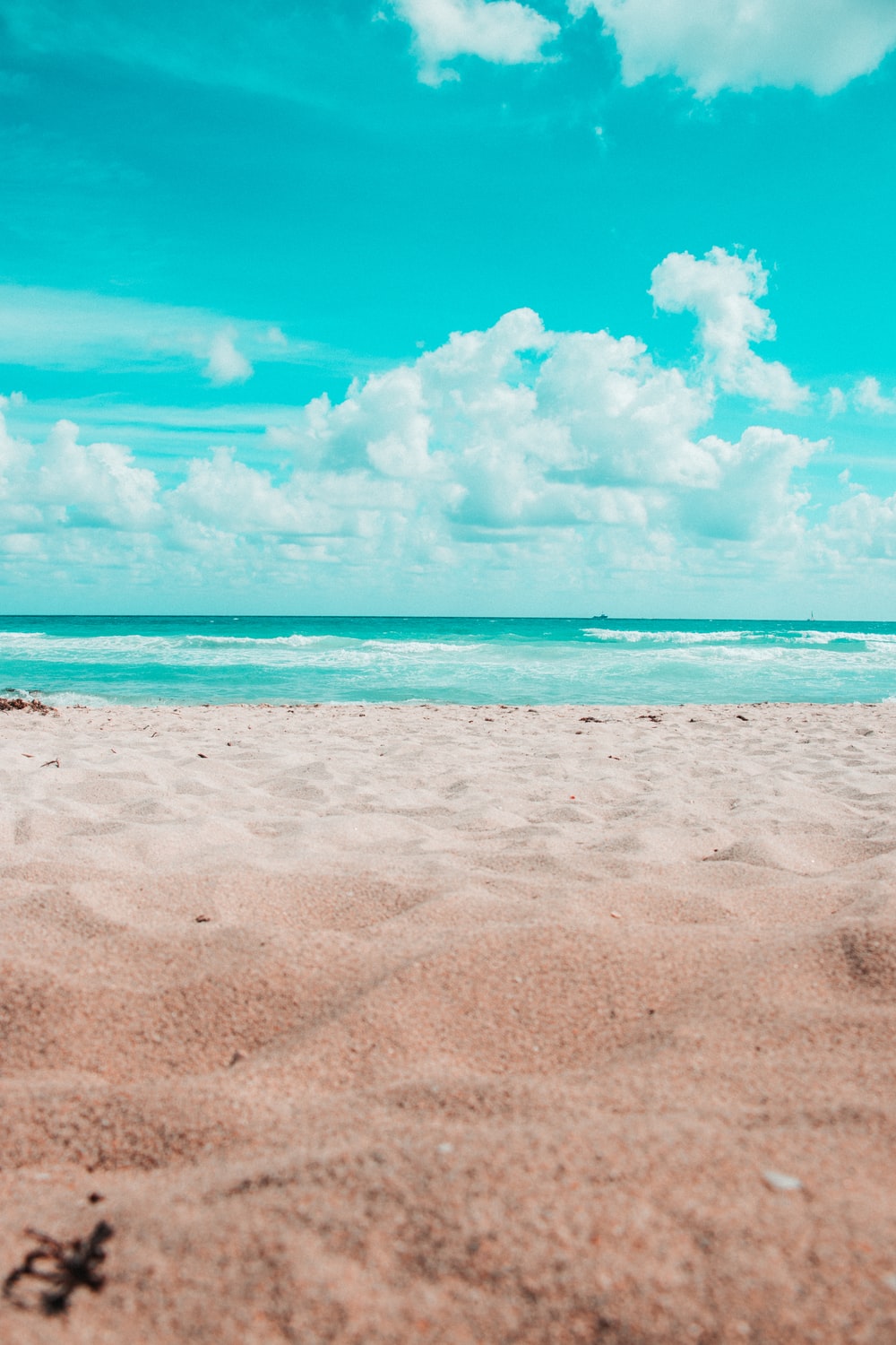Sea Sand Picture [HD]. Download Free Image