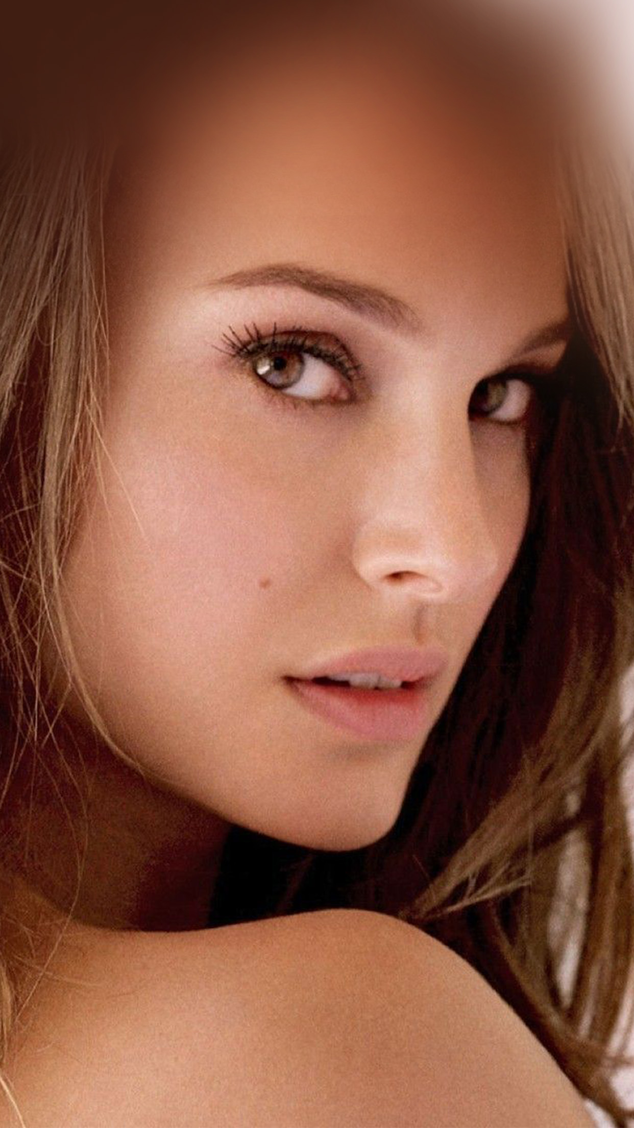 iPhone X wallpaper. natalie portman girl film