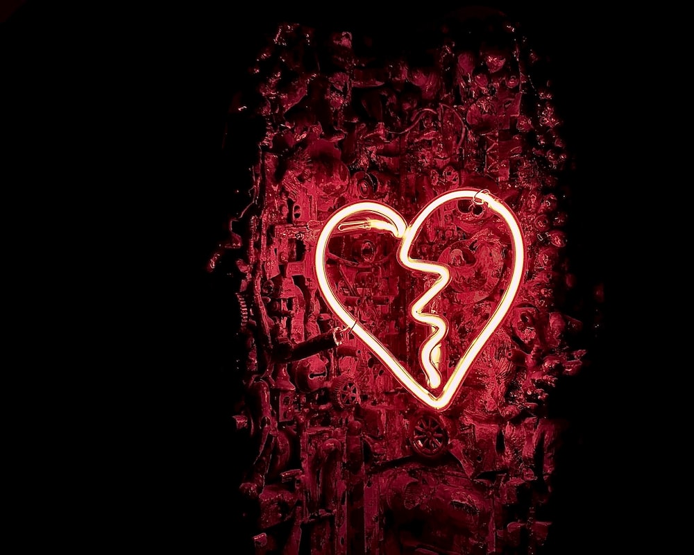 1K+ Neon Heart Picture. Download Free Image