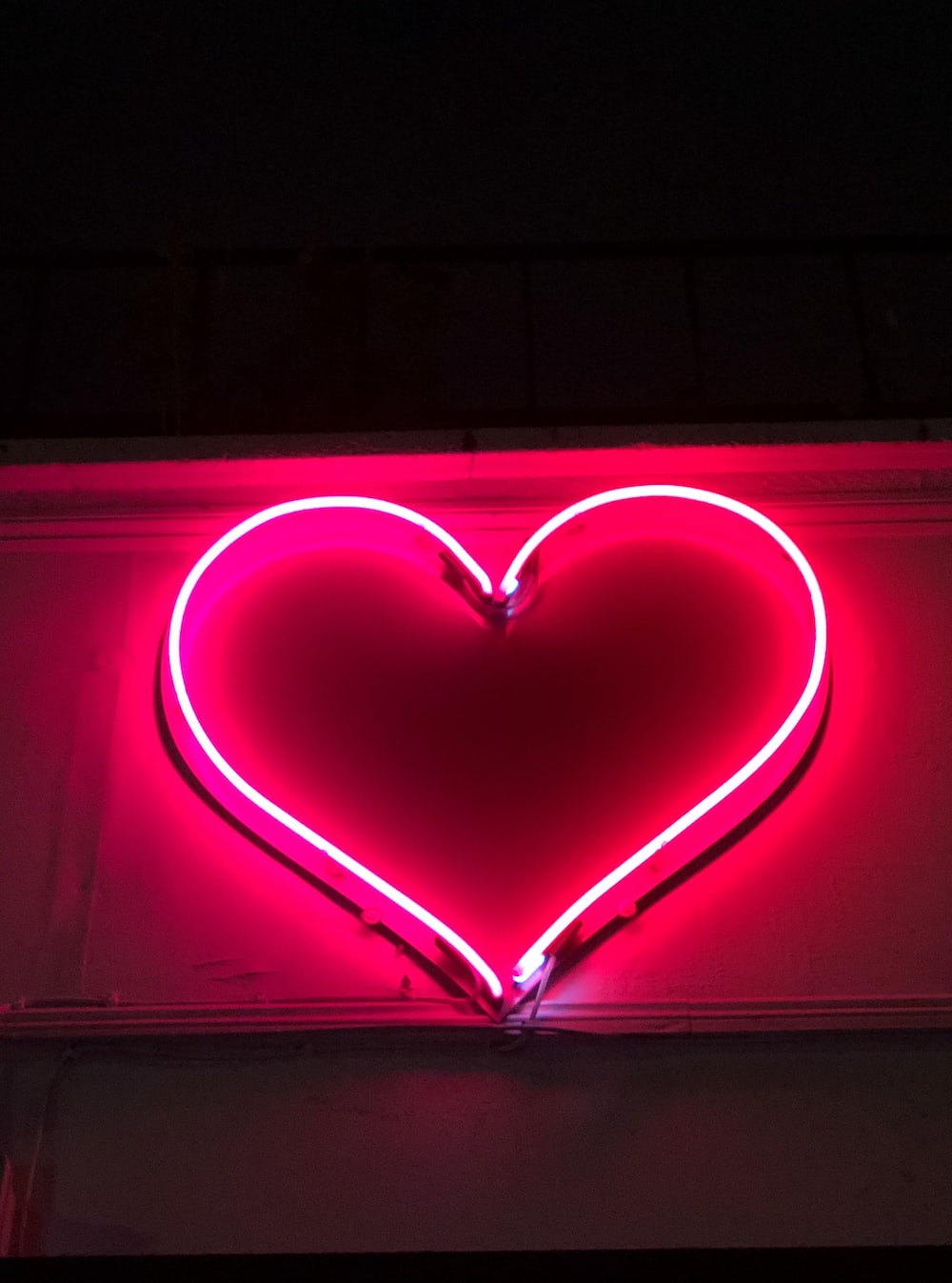 1K+ Neon Heart Picture. Download Free Image