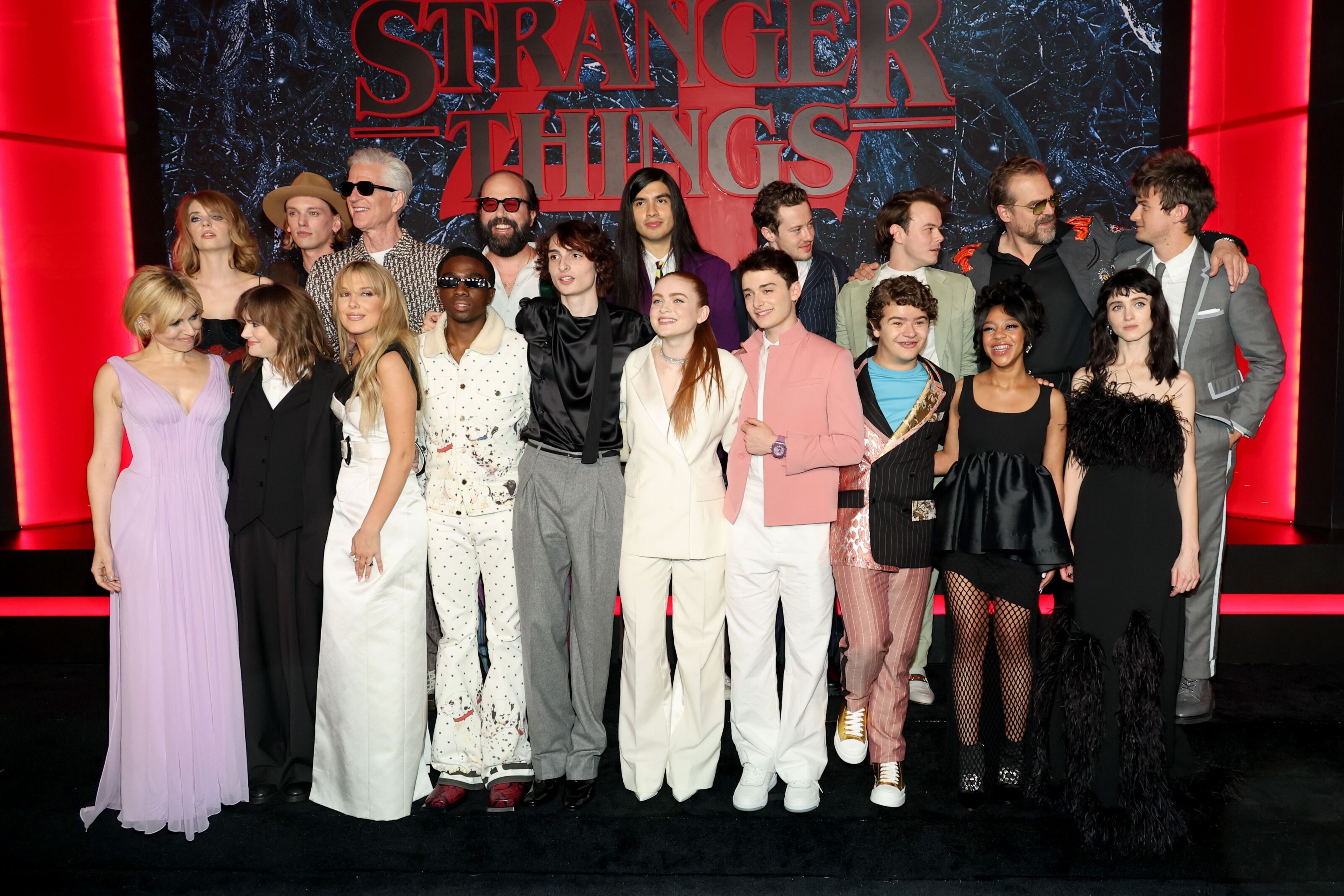 Stranger Things Cast 2022 Wallpapers Wallpaper Cave