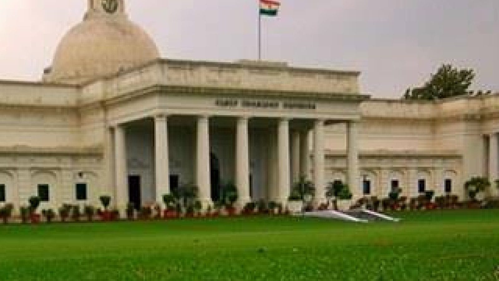 IIT Roorkee to Conduct Research in Drone Technology, Aims to Manufacture 1 Lakh Drones