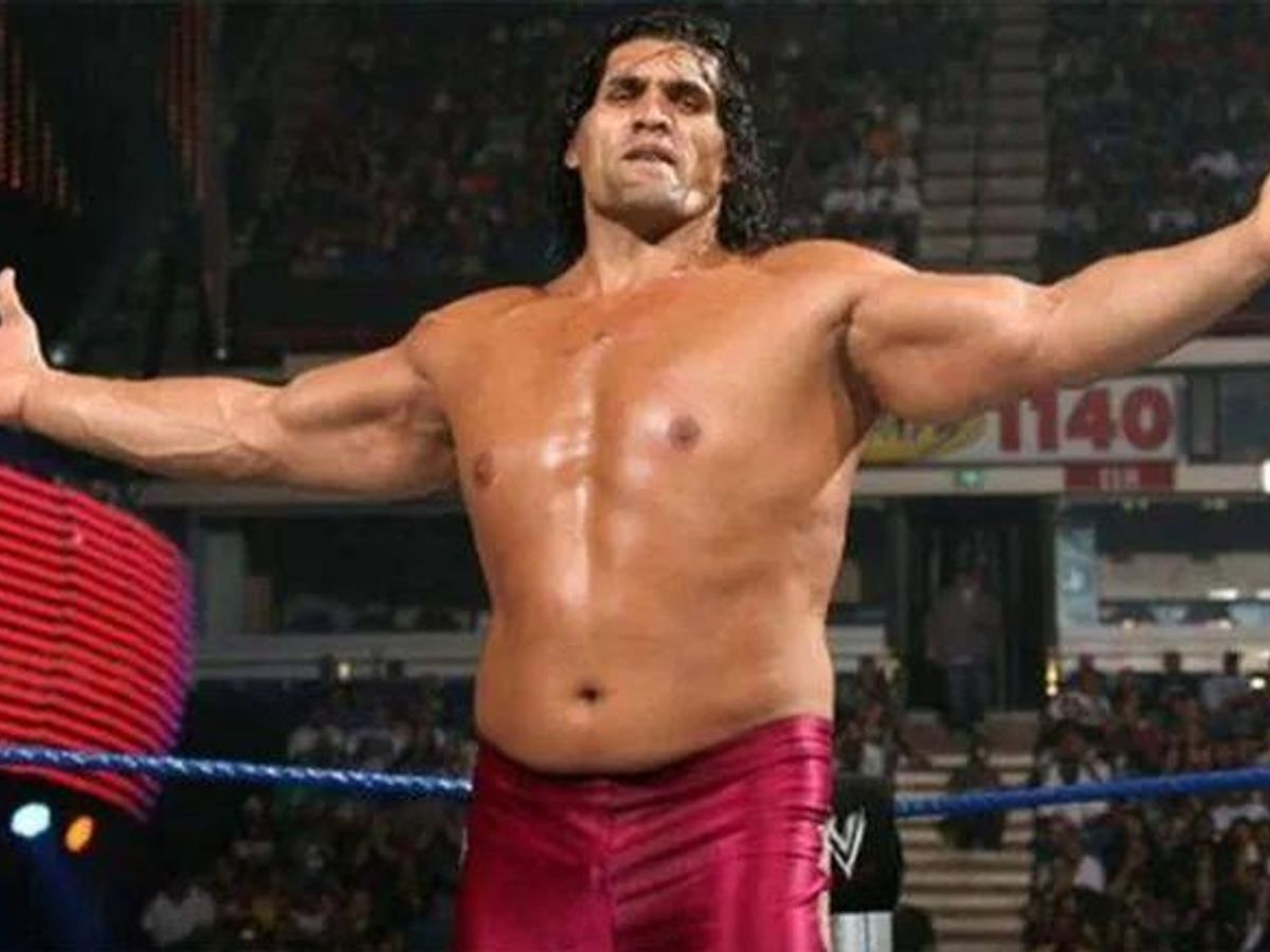 The Great Khali spotted wiping tears while posing for camera, leaves fans intrigued: Watch