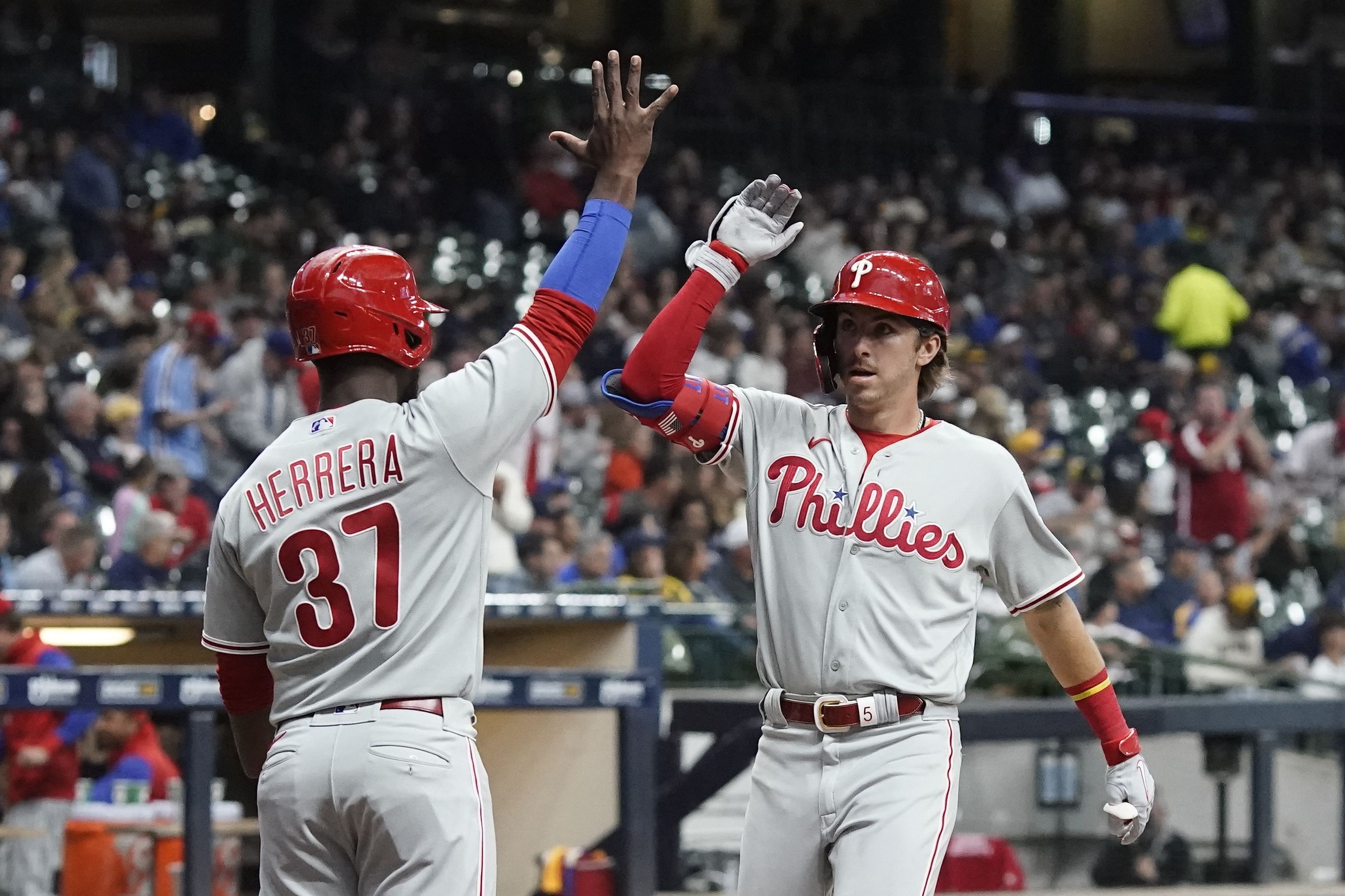 Bryson Stott leads the way as Phillies dominate Brewers, 10- for sixth straight win
