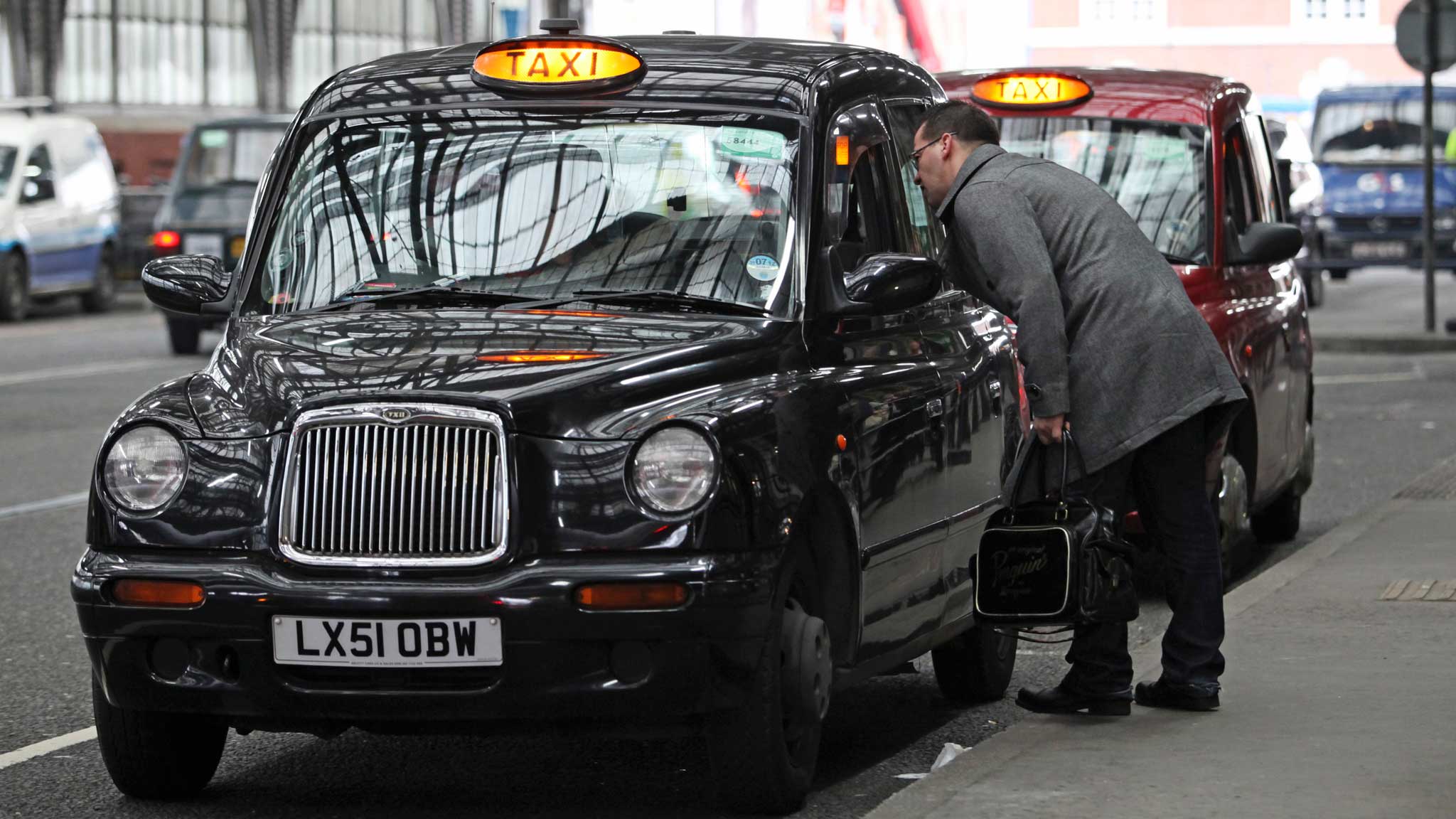 London's black cabs in race to turn green