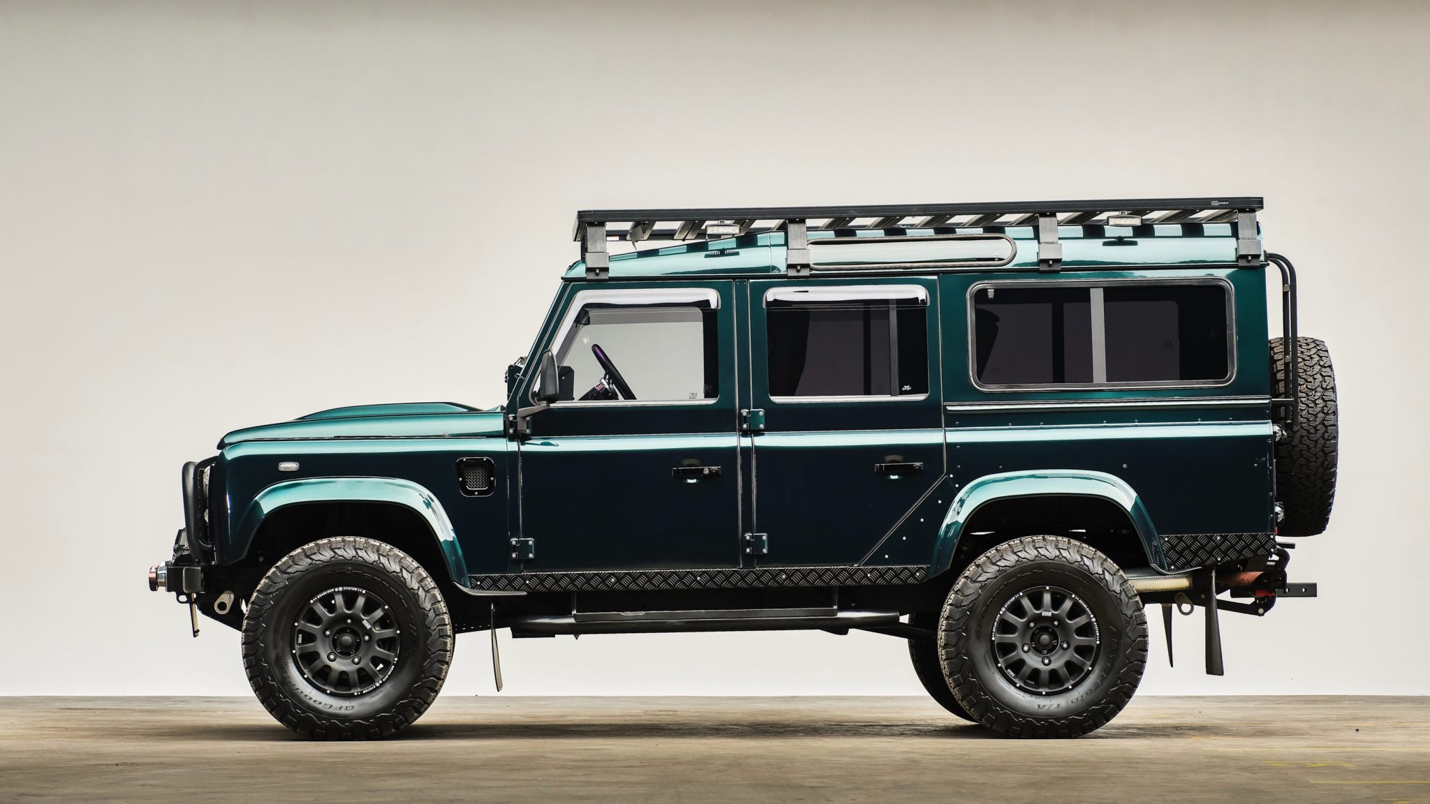 Land Rover Defender 110