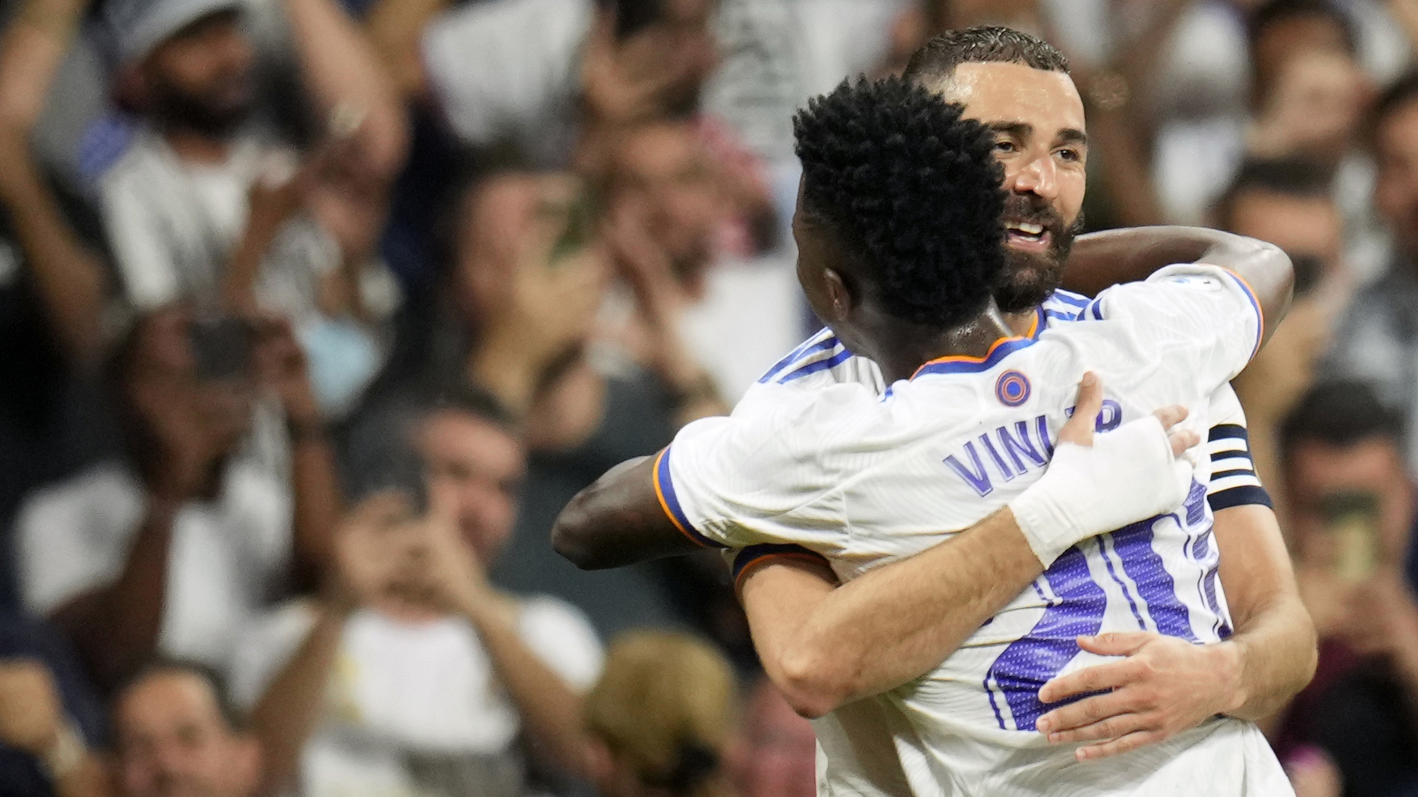 Benzema does pass to Vinicius