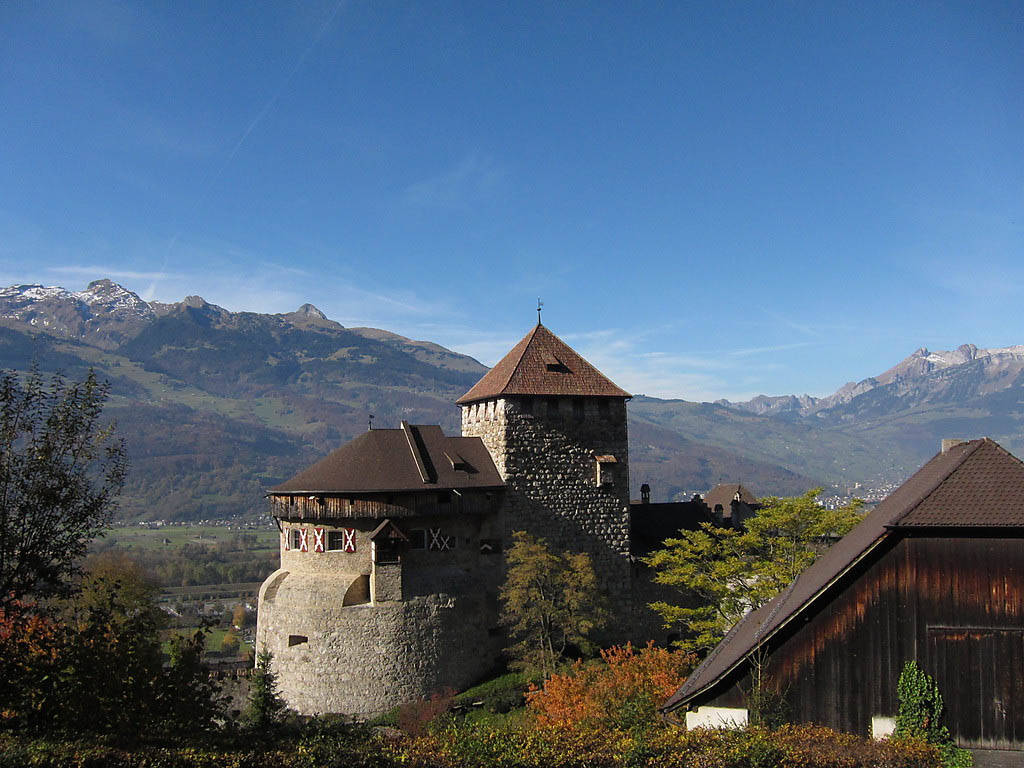 Download Liechtenstein Vaduz Castle View Wallpaper