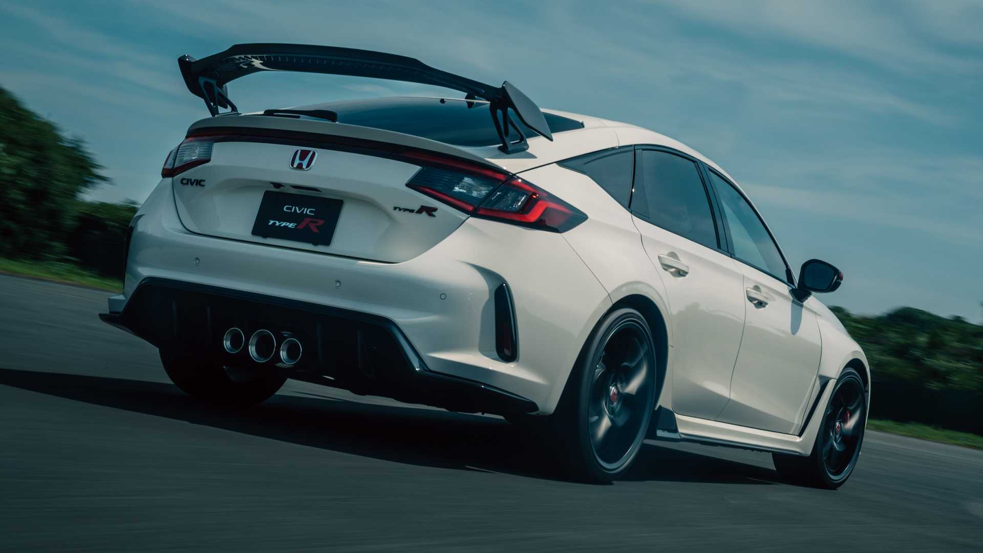 2023 Honda Civic Type R Gets OEM Accessories, Including Carbon Wing