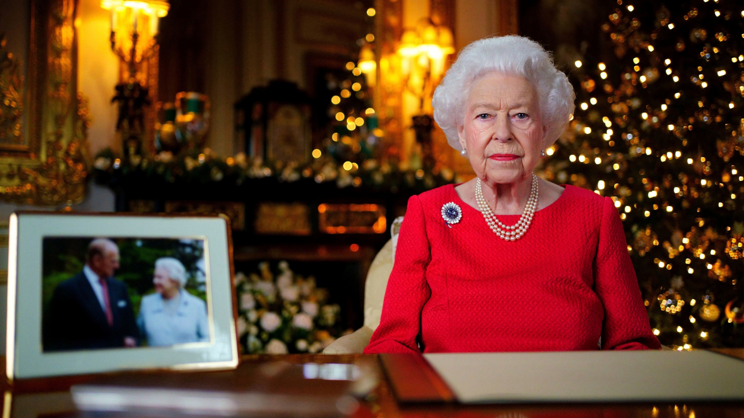 Queen Elizabeth recalls 'familiar laugh missing' in Christmas speech