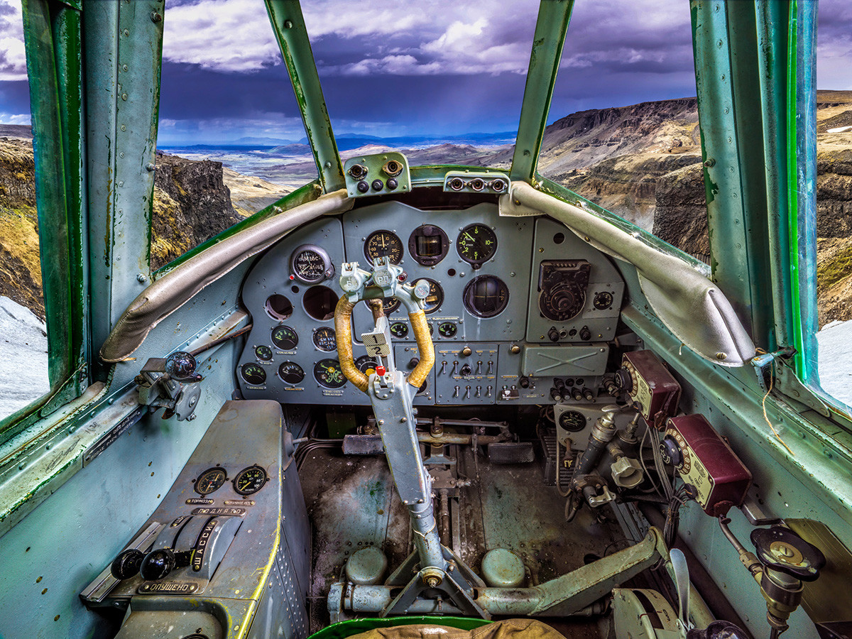 INSIDE the cockpits of legendary Soviet planes (PHOTOS)