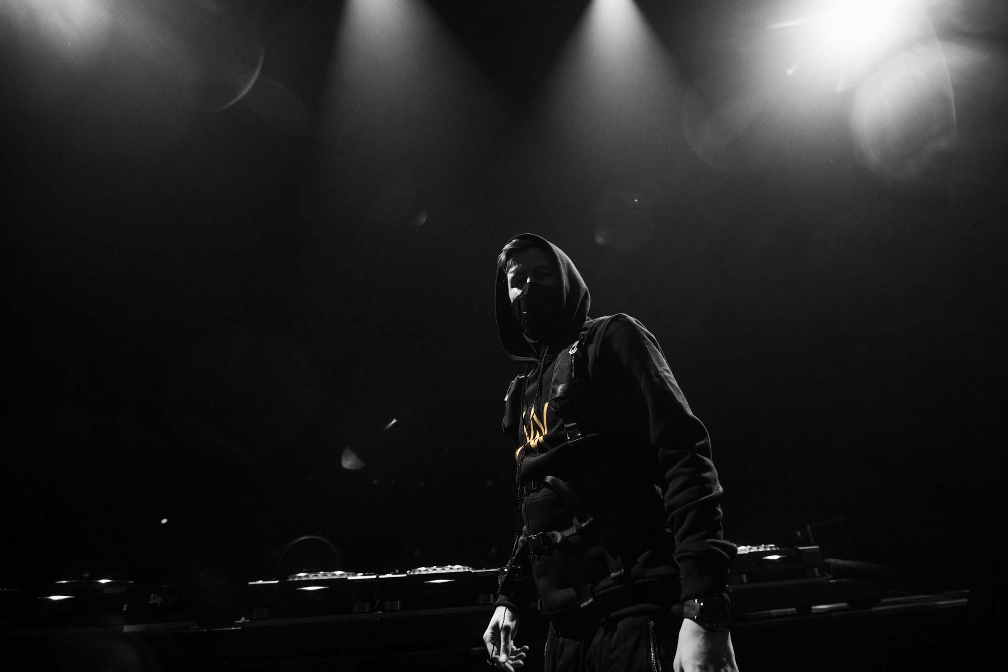 Alan Walker DAYS UNTIL MY ALBUM! can't believe this is happening so soon. counting down the days to share this with you #worldofwalker