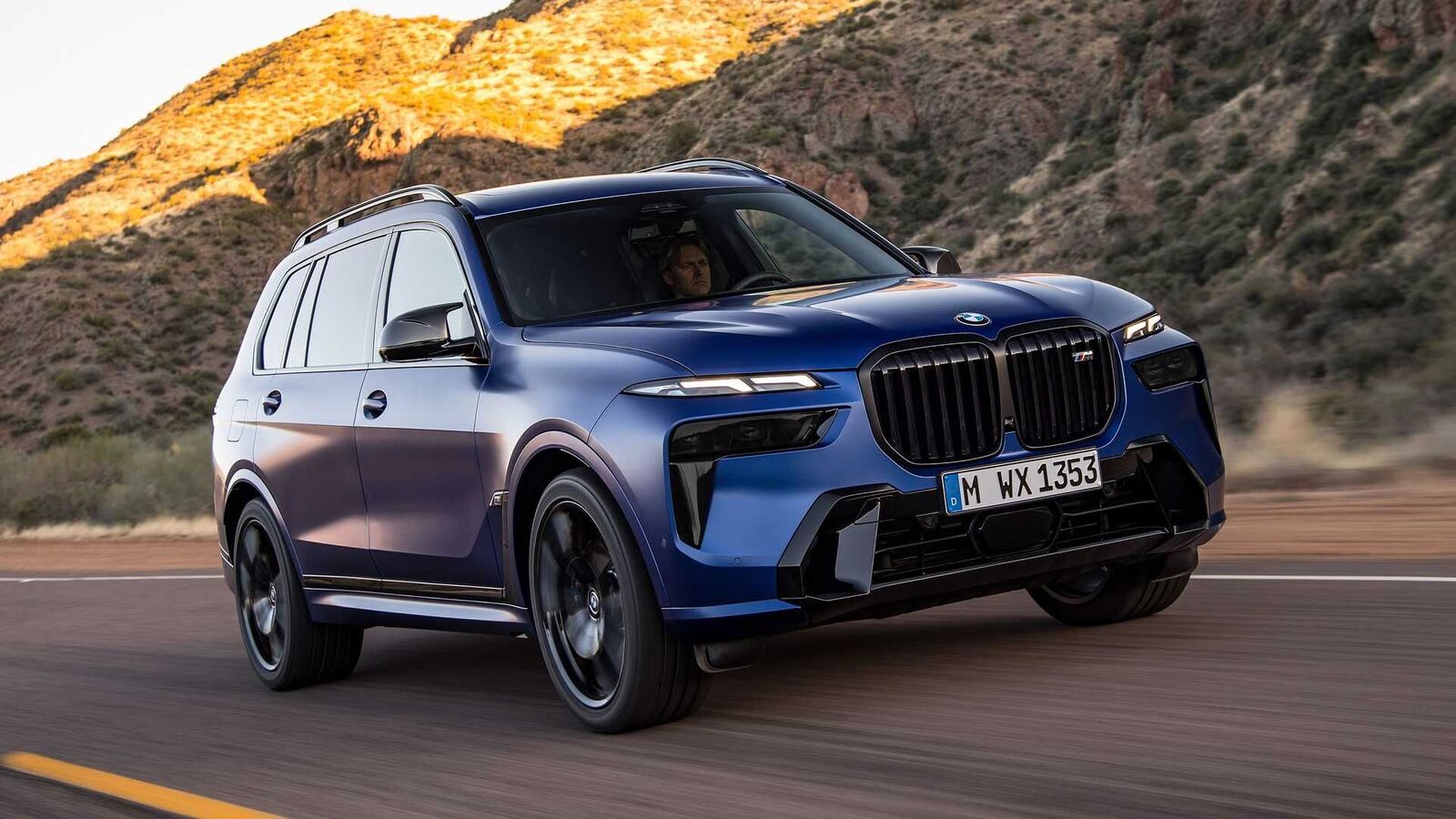 2023 BMW X7 debuts with a new front fascia, iDrive8 tech, promises more power