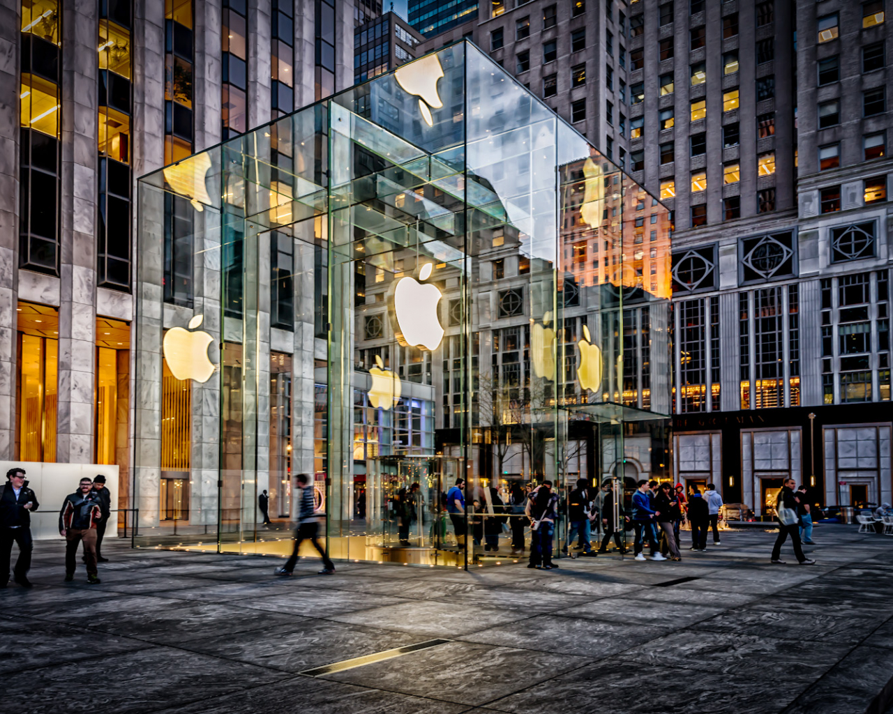 Free download Apple Store New York 5th Avenue [1600x1068] for your Desktop, Mobile & Tablet. Explore Wallpaper Stores in Manhattan. Where to Buy Wallpaper NYC, Wallpaper Store NYC, Wallpaper