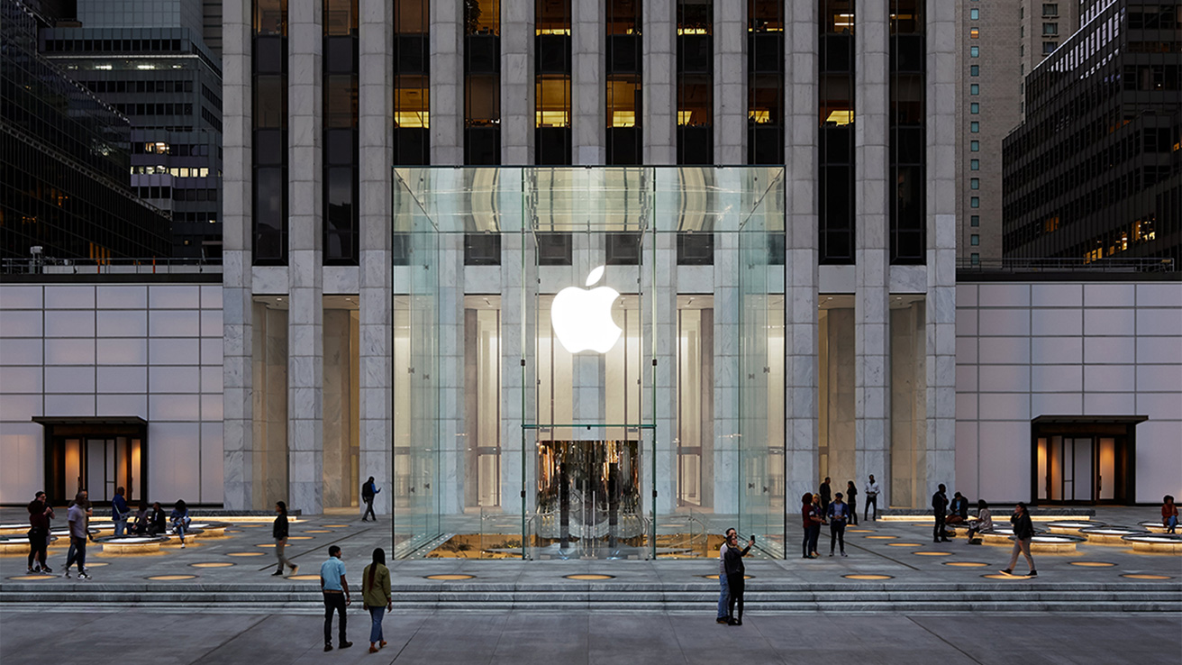 Apple Fifth Avenue: The cube is back