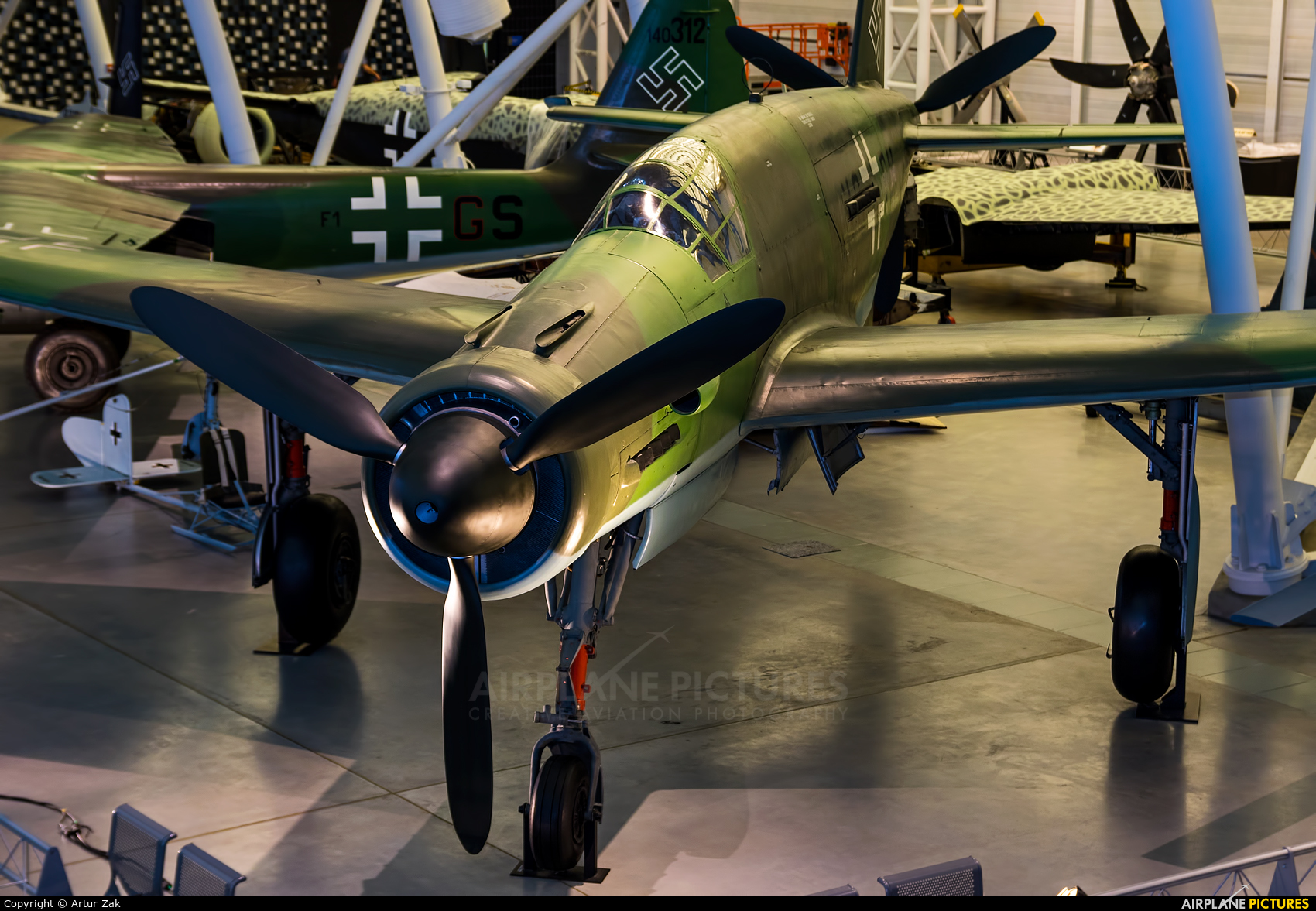 Germany (WW2) Dornier Do.335 Pfeil At Steven F. Udvar Hazy Center. Photo ID 1142998