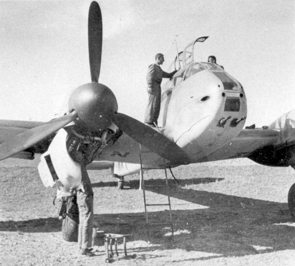 Messerschmitt Me 410 Hornisse front. Messerschmitt, Luftwaffe, Wwii airplane