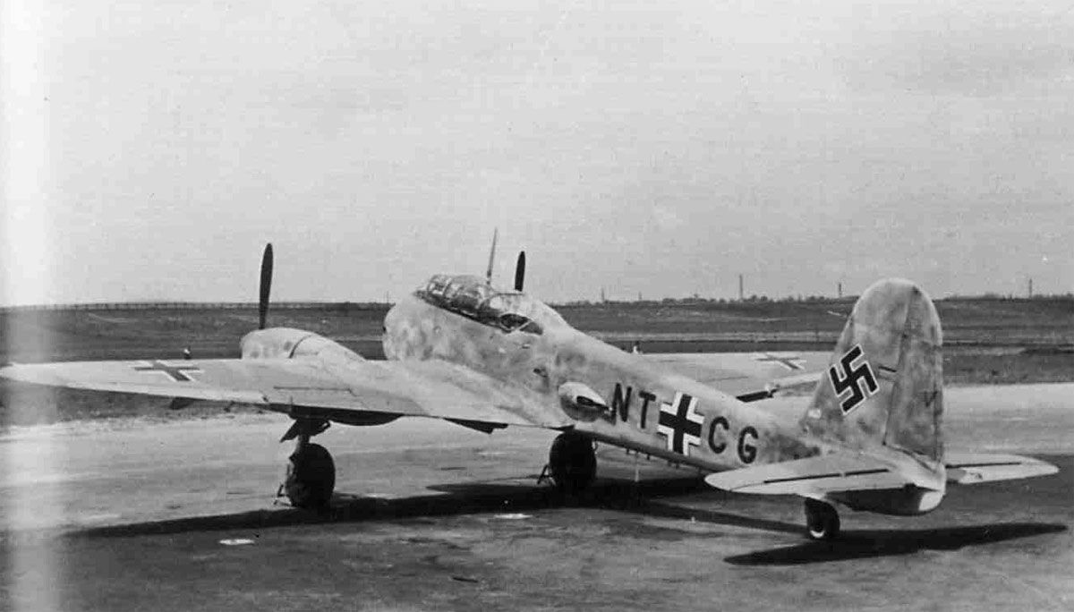Asisbiz MESSERSCHMITT ME 410 Messerschmitt, Me, 210A, Hornisse, Stammkennzeichen, (NT CG), 01. Messerschmitt, Luftwaffe, Reconnaissance Aircraft