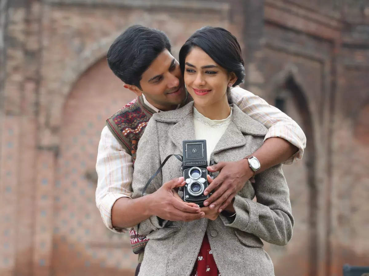 Sita Ramam' box office collection Day 2: Dulquer Salmaan, Mrunal Thakur and Rashmika Mandanna's film collects around Rs 4.50 crore. Telugu Movie News of India