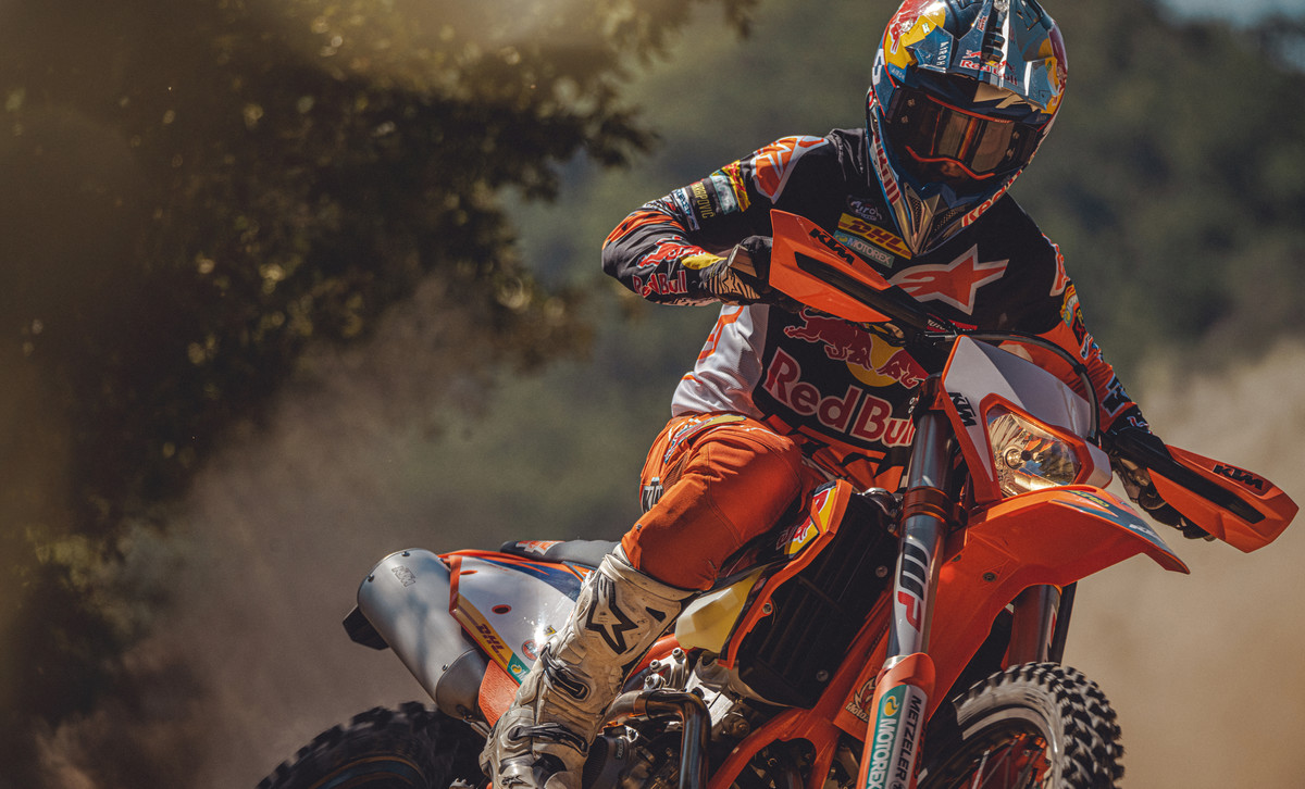 RAMP UP THE READY TO RACE ATTITUDE WITH THE 2022 KTM 350 EXC F FACTORY EDITION PRESS CENTER