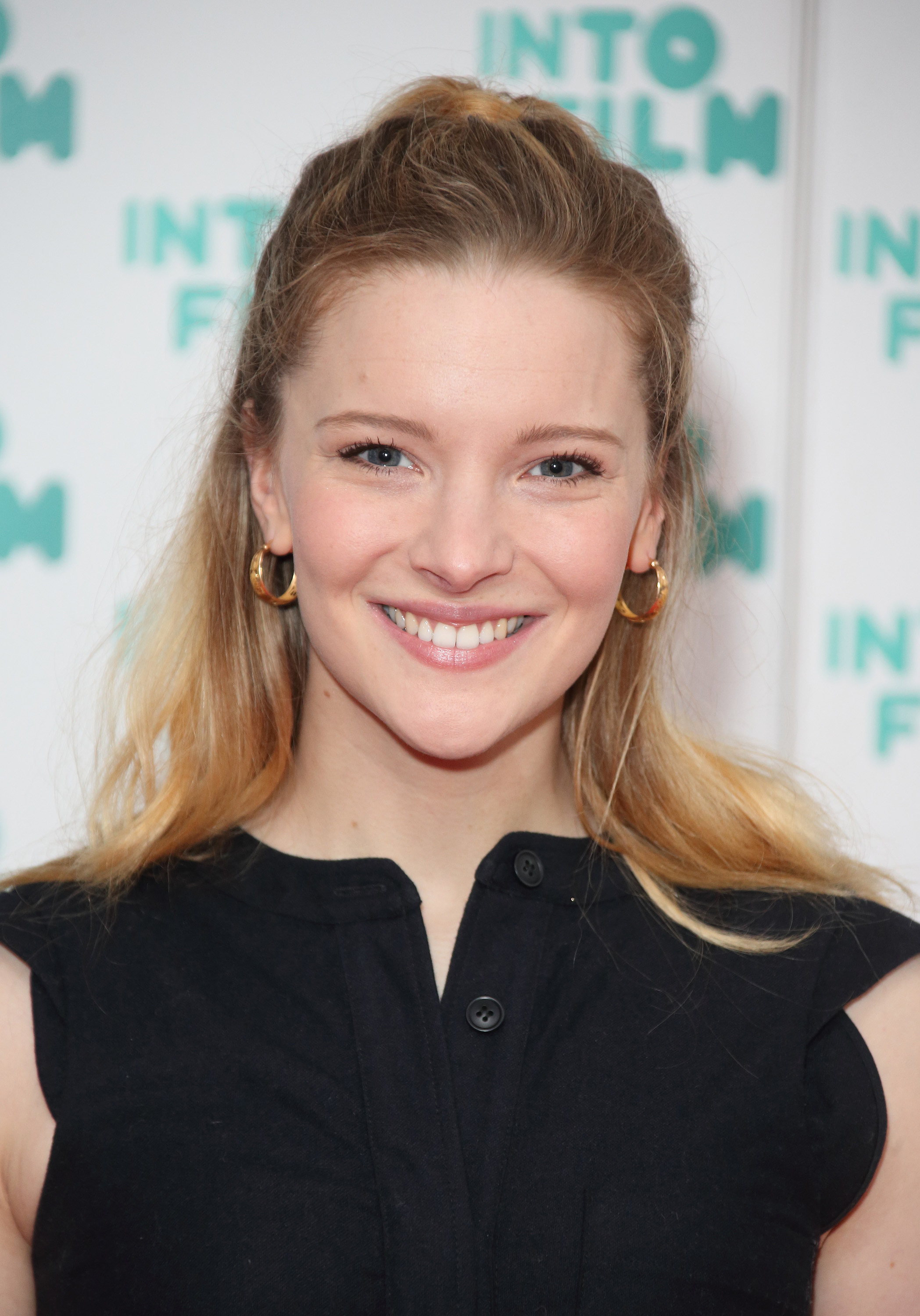 Morfydd Clark From Galadriel To Beyond A Rising Star s Journey
