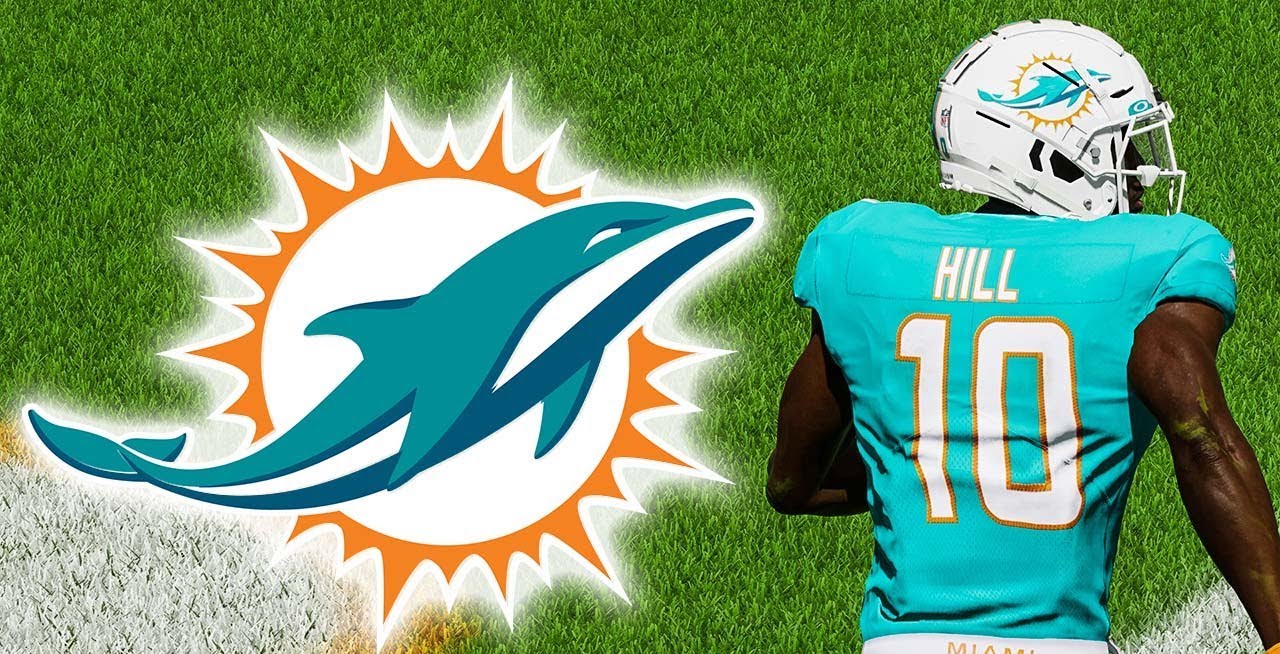 Throw A Pass to Tyreek Hill of the Miami Dolphins. uslbm202