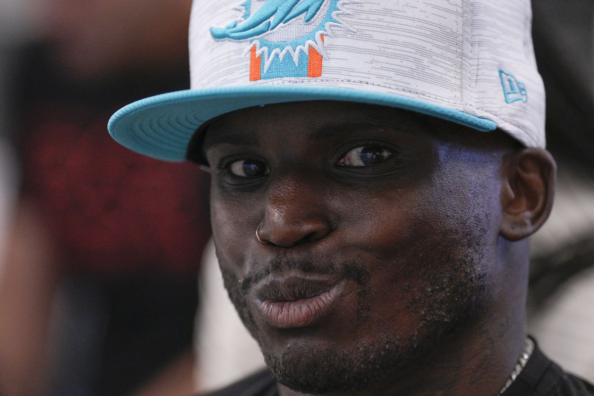 No, The Miami Dolphins Don't Have A First Round Pick In The 2022 NFL Draft; They Have Superstar Wide Receiver TYREEK HILL
