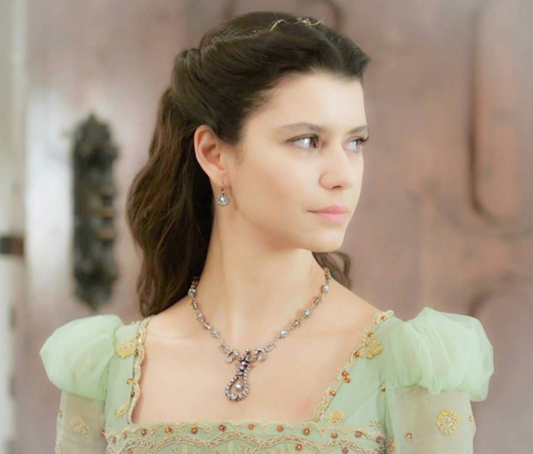 Kösem Sultan Century: Kösem - “War of the Sultans (Sultanlarin Savasi)” Season 1, Episode 8. Turkish women beautiful, Kösem, Beautiful actresses