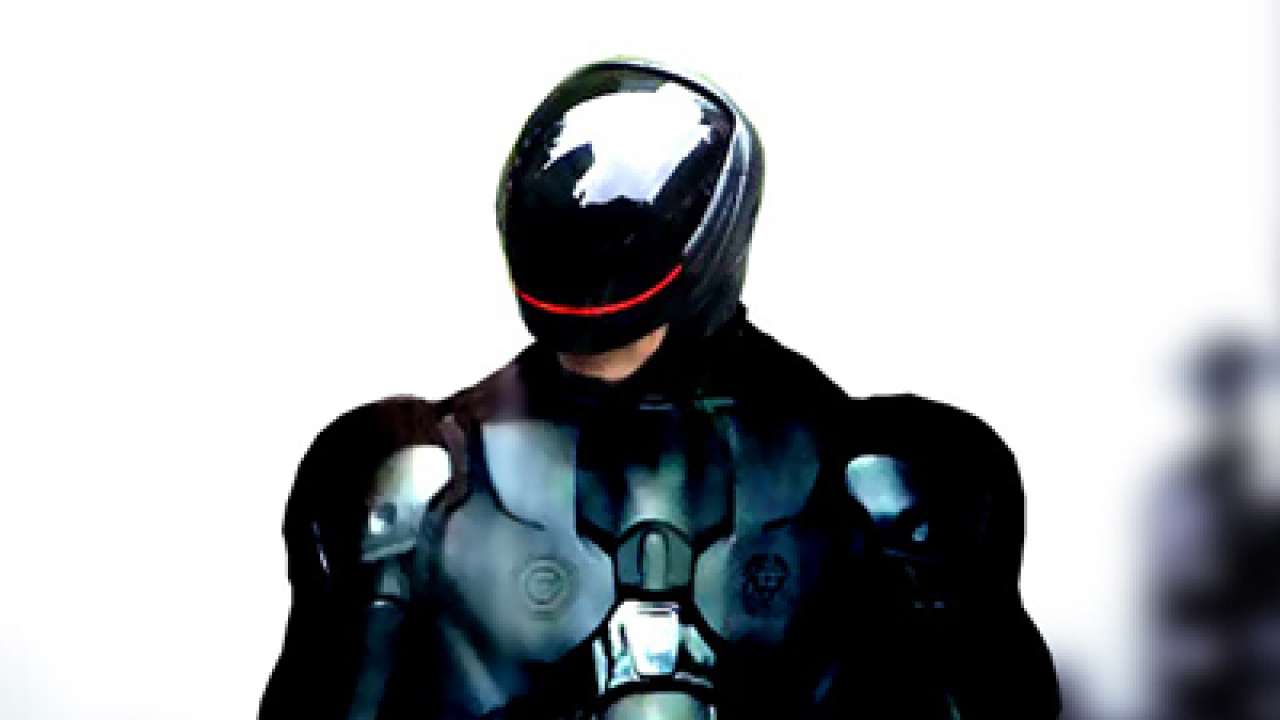 Michael Keaton says new 'Robocop' costume is 'sissy suit'