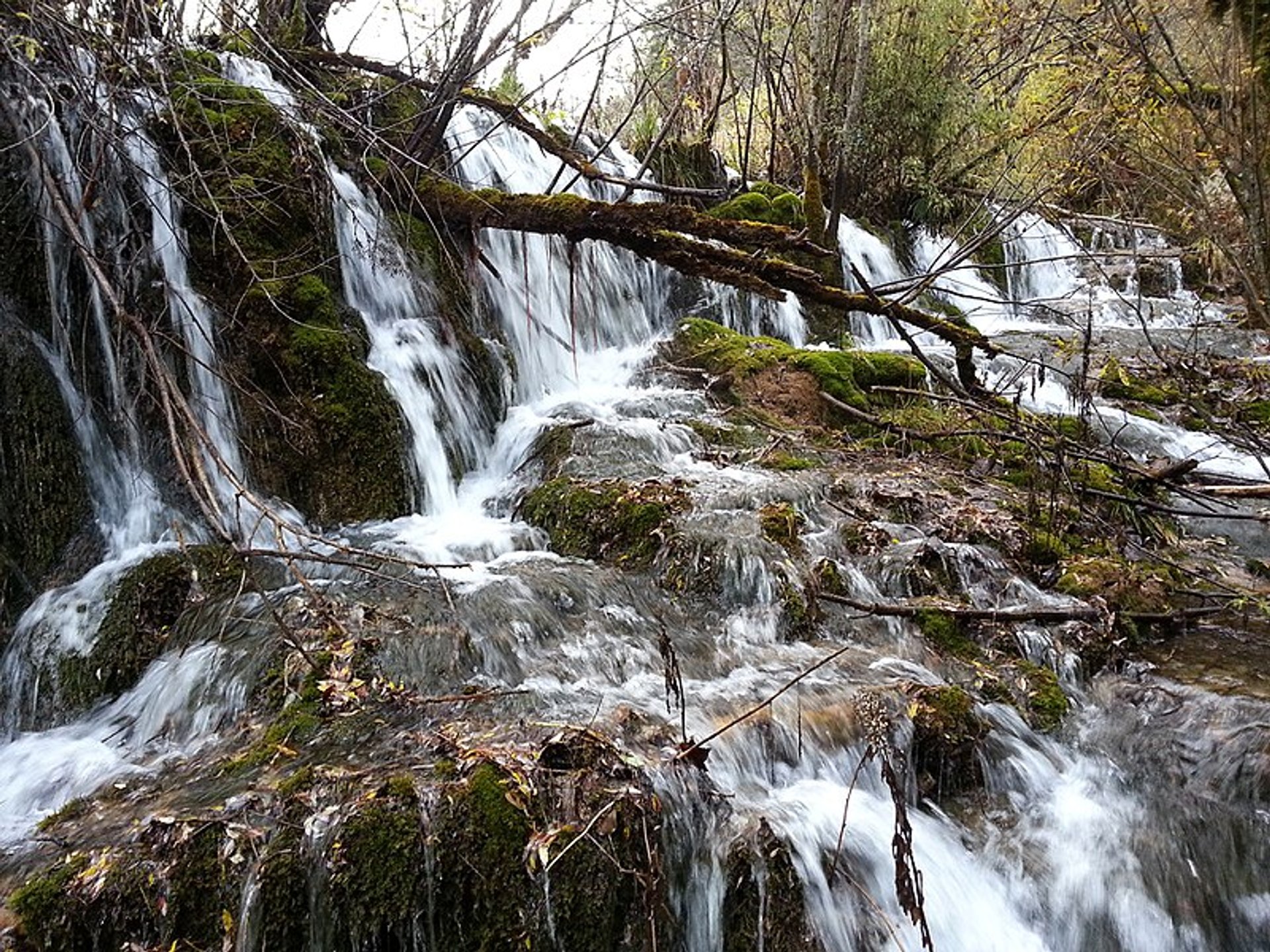 Best Time to See Jiuzhaigou Valley National Park in China 2022