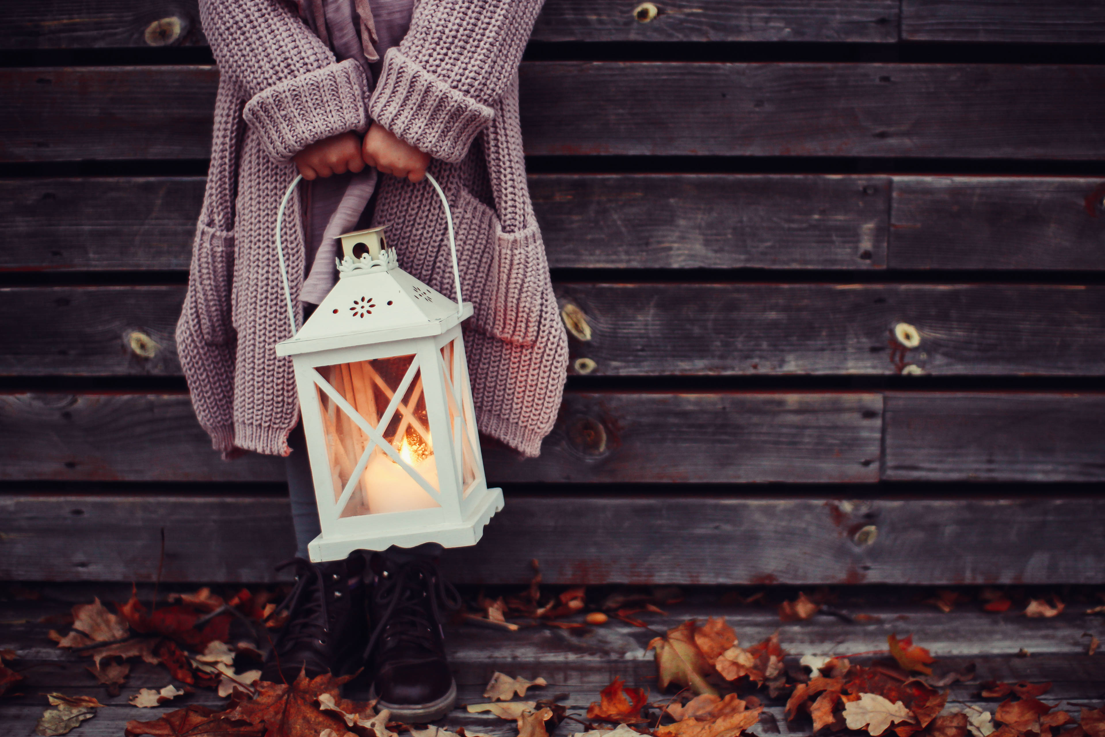 Download Girl With Candle Lantern Autumn Wallpaper
