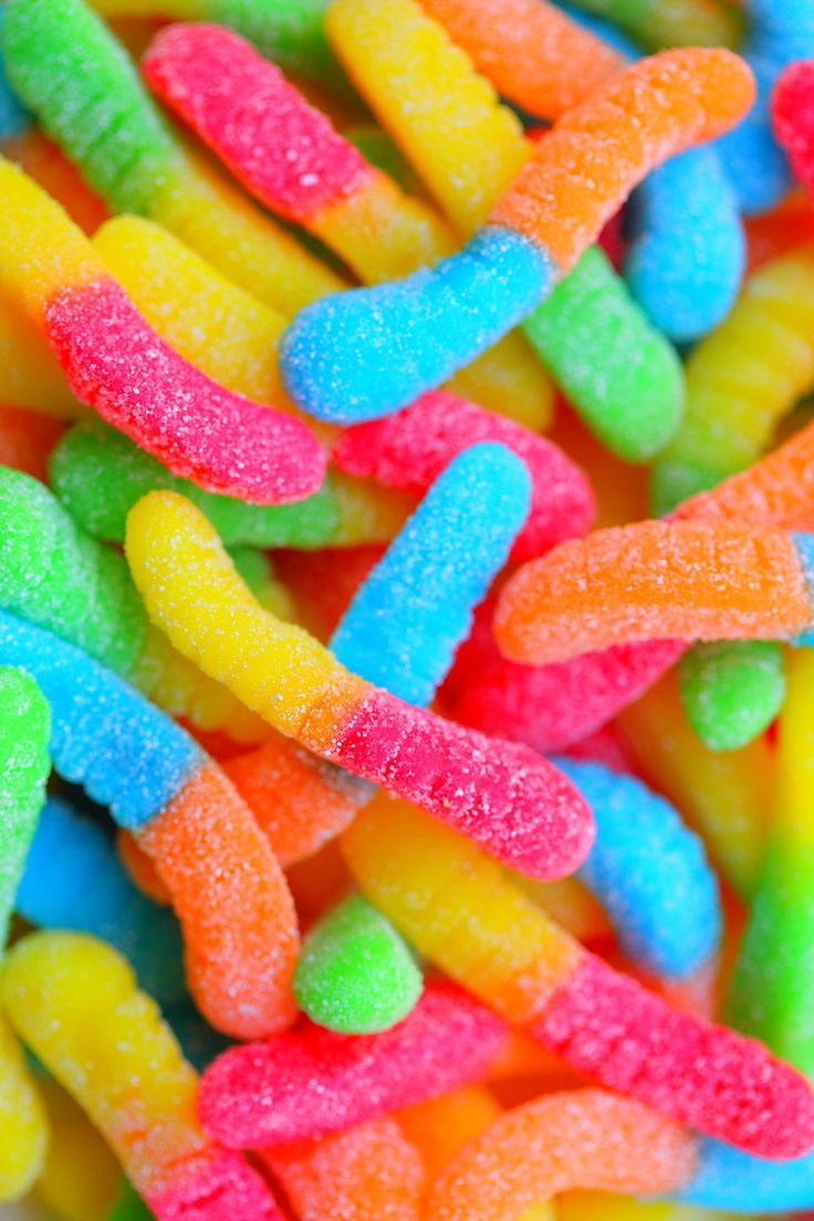 ♫❤ Fondos ♫❤. Sour gummy worms, Gummy worms, Gummies