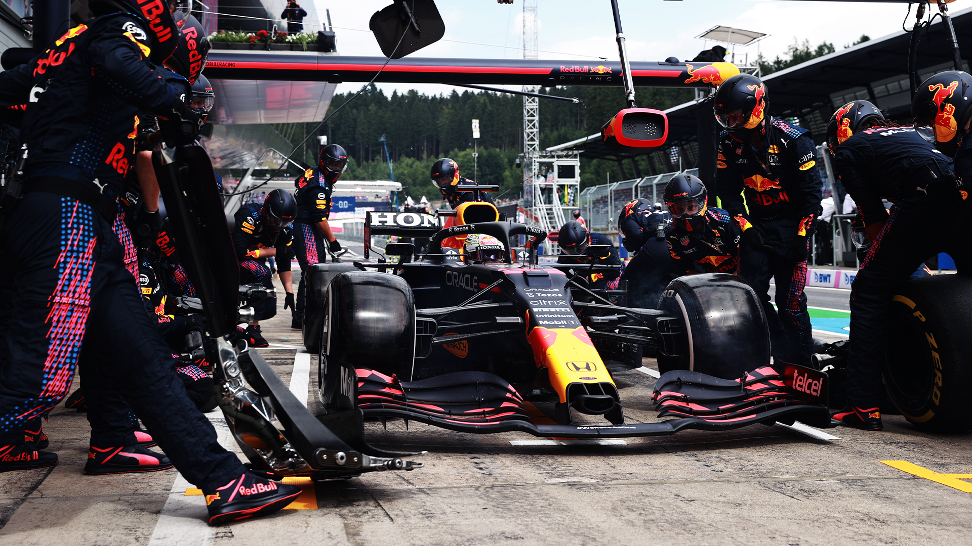 Success for Red Bull in fight against new pit stop rules