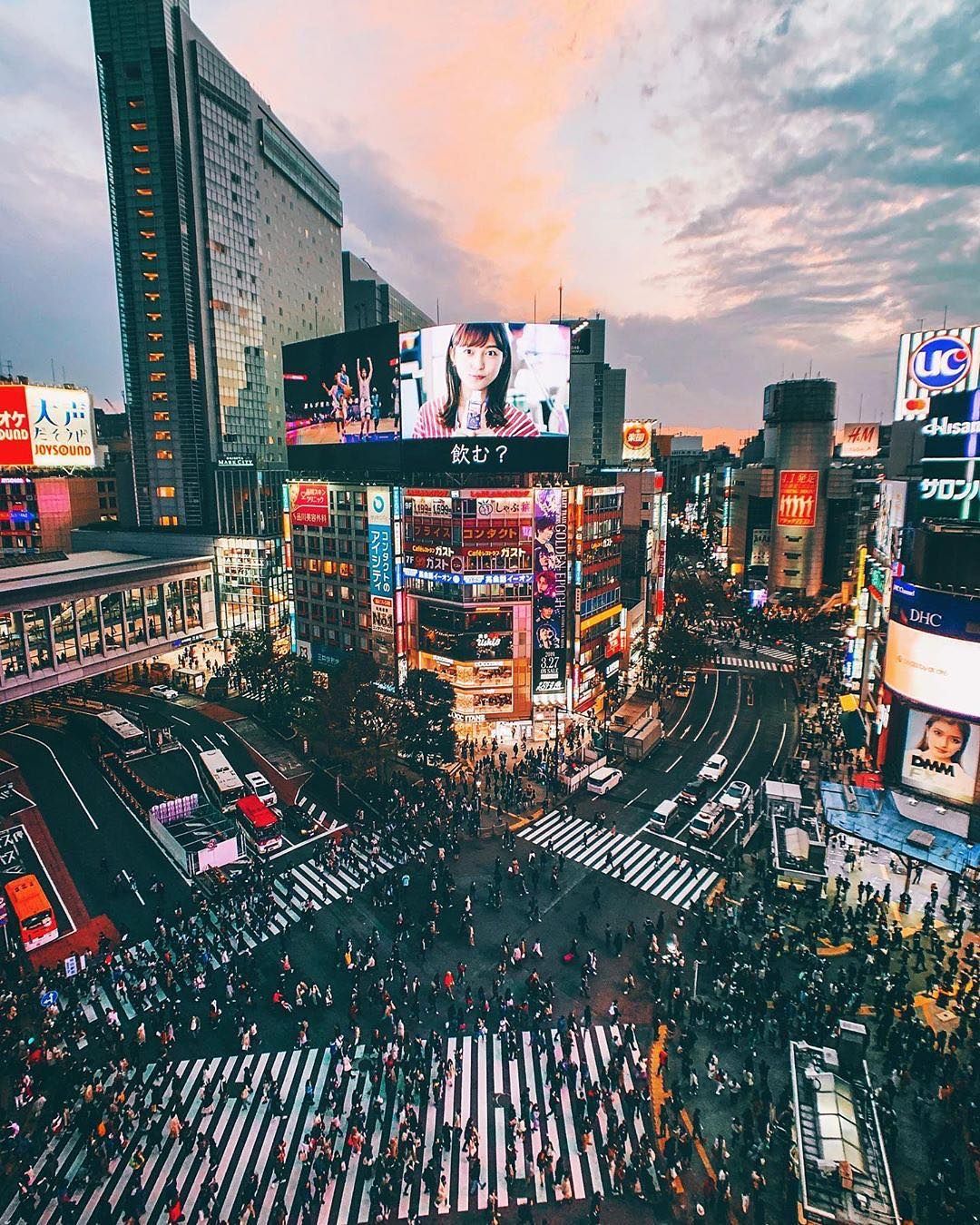 A beautiful picture of Shibuya Crossing at sunset