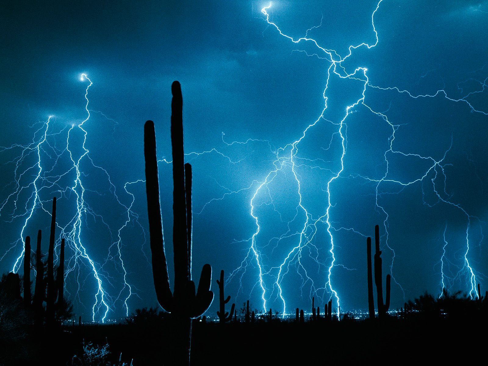 Desert Lightning Wallpaper