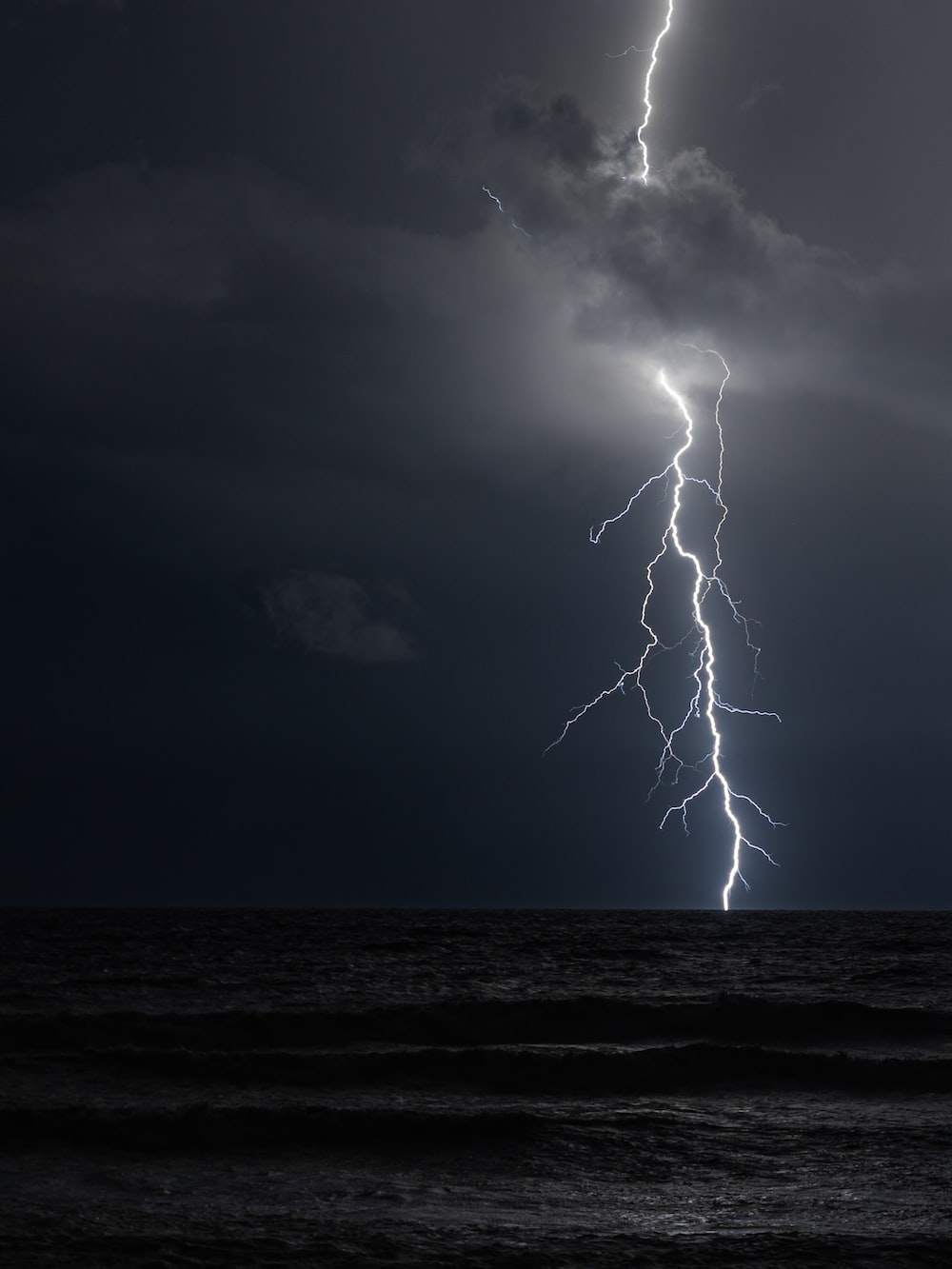 Lightning Bolt Picture. Download Free Image