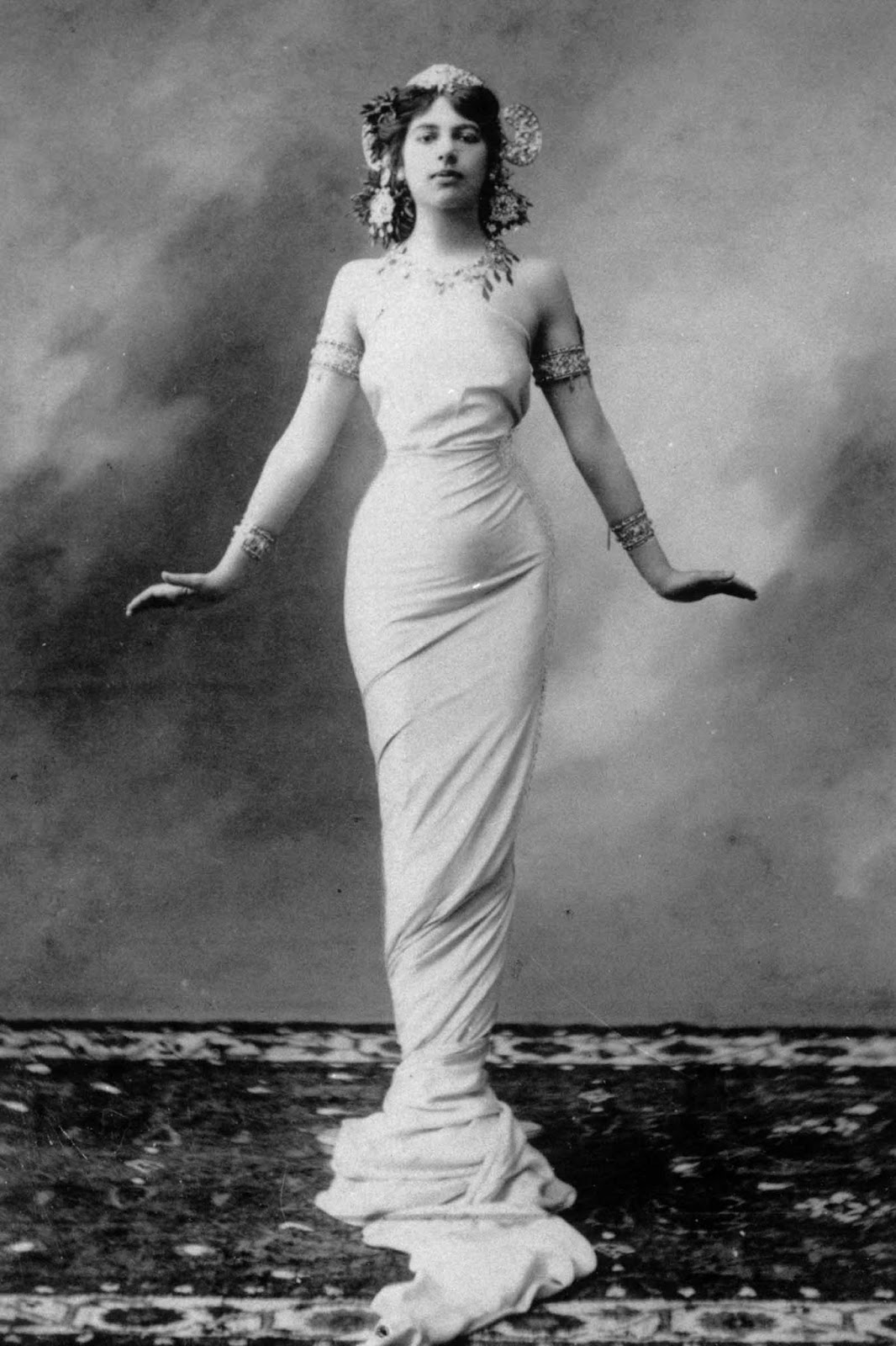 Mata Hari, Rare Photographs Of The Notorious WWI Spy, 1905 1917 Historical Photo