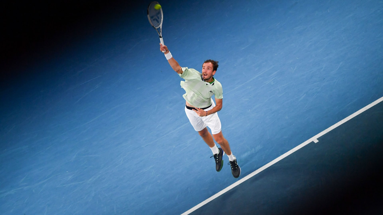 Can Daniil Medvedev or Carlos Alcaraz finish 2022