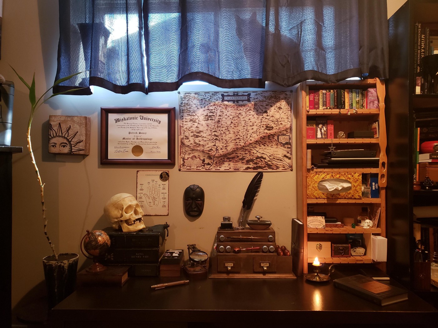 How To Decorate Your Room: Dark Academia Style.