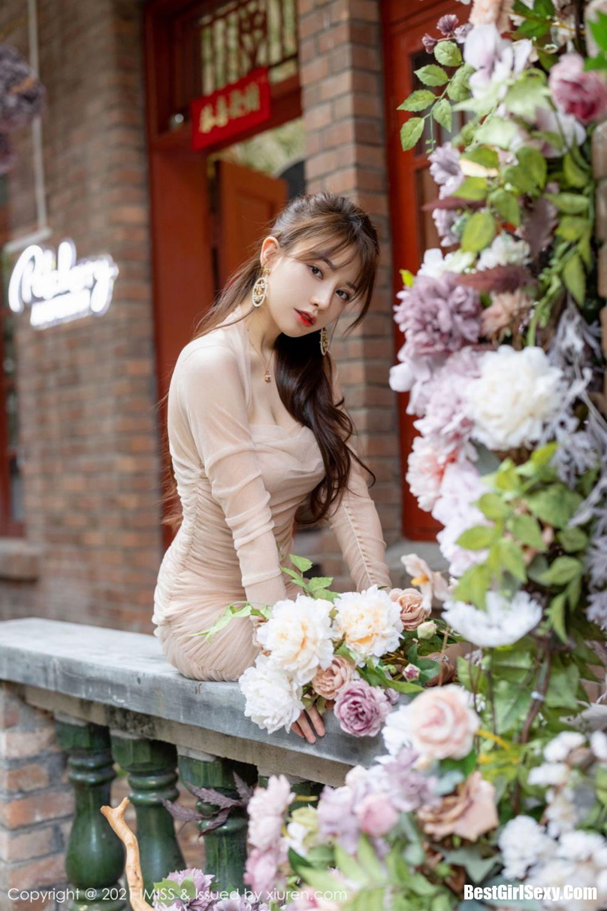 IMiss爱蜜社 Vol.586 Lynn Liu Yi Ning