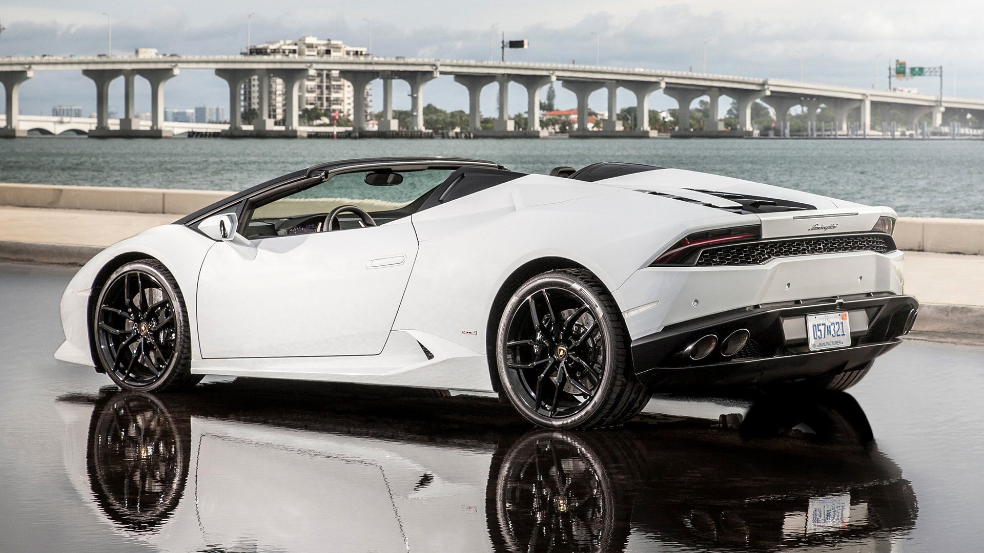 Lamborghini Huracán LP 610 4 Spyder Wallpaper