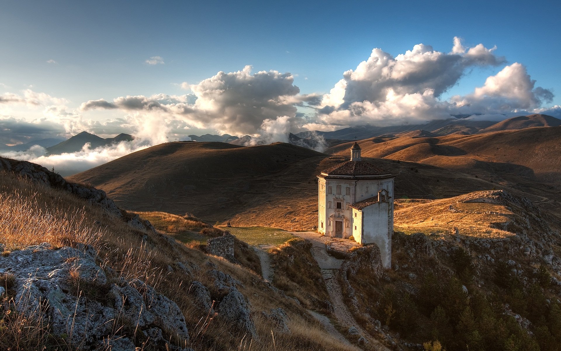 Abruzzo 4K wallpaper for your desktop or mobile screen free and easy to download