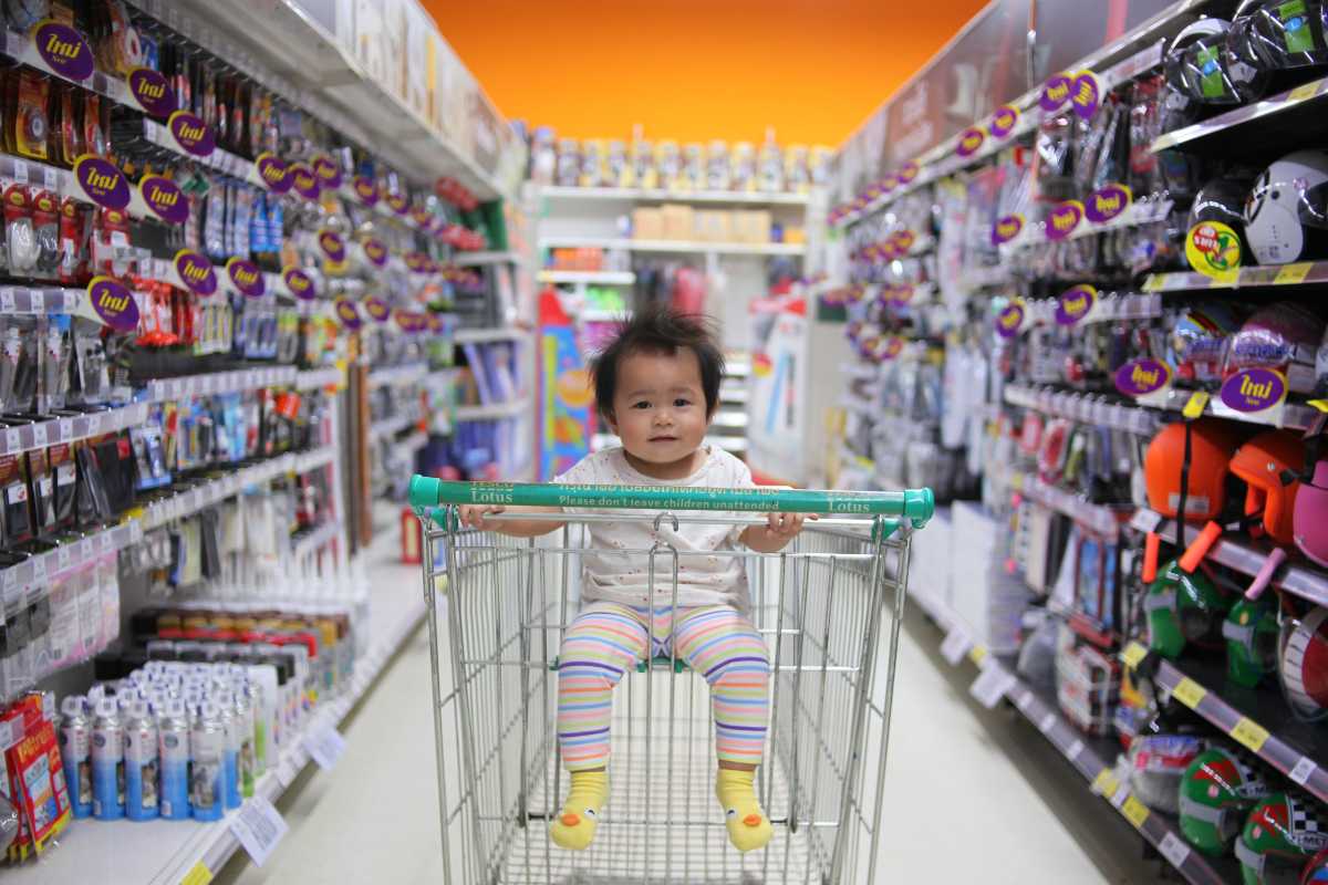 Tips and Tricks for Grocery Shopping with the Kids