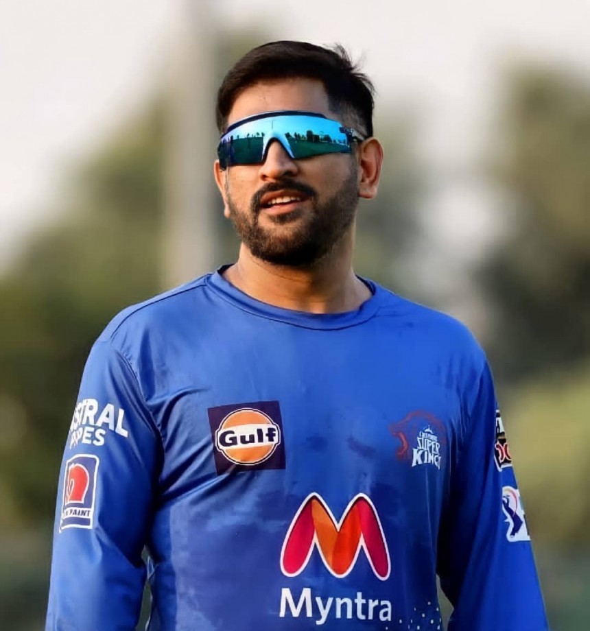 MS Dhoni Wallpaper Now Available In HD