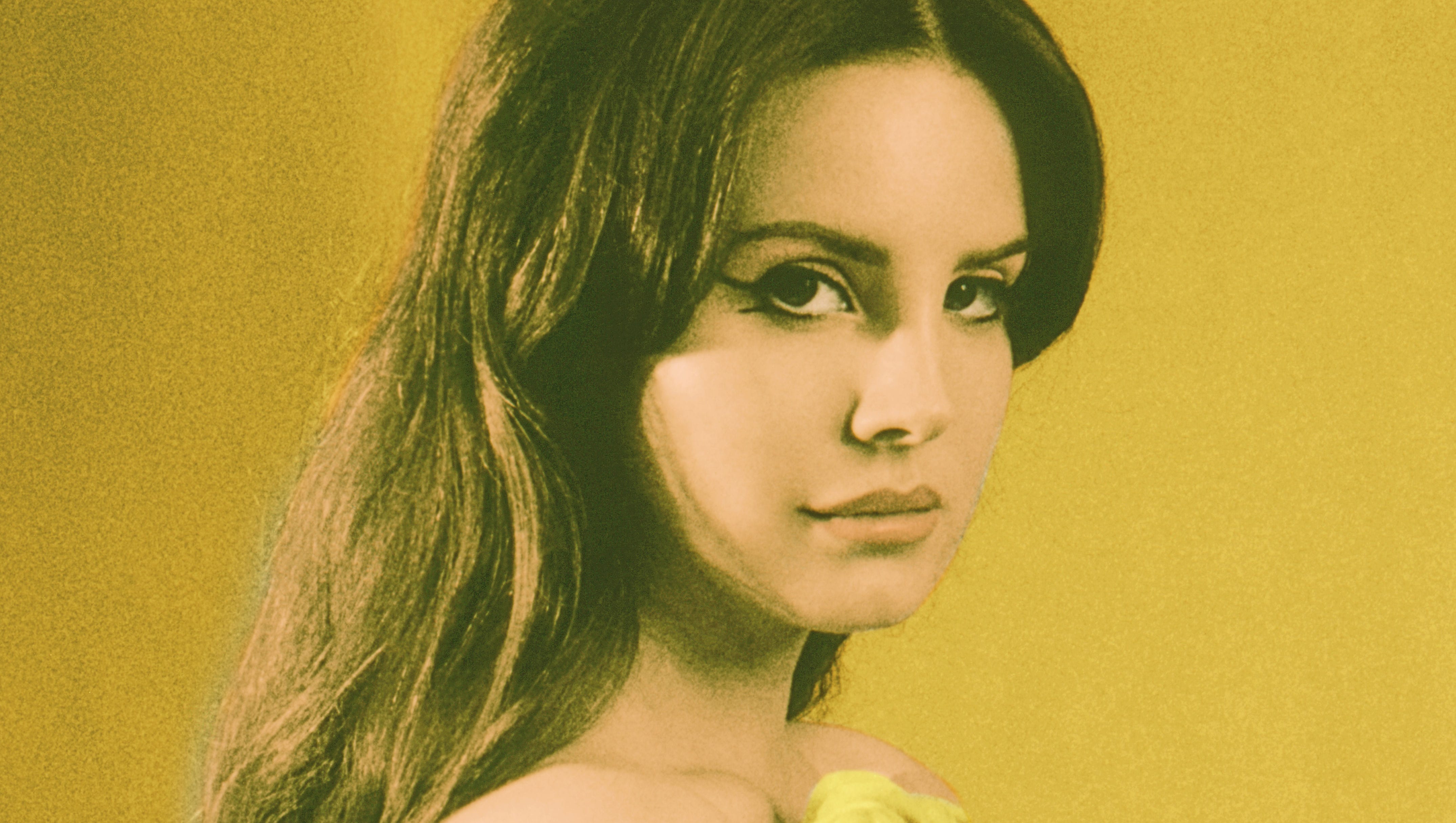 Lana Del Rey beguiles in 'Honeymoon' phase