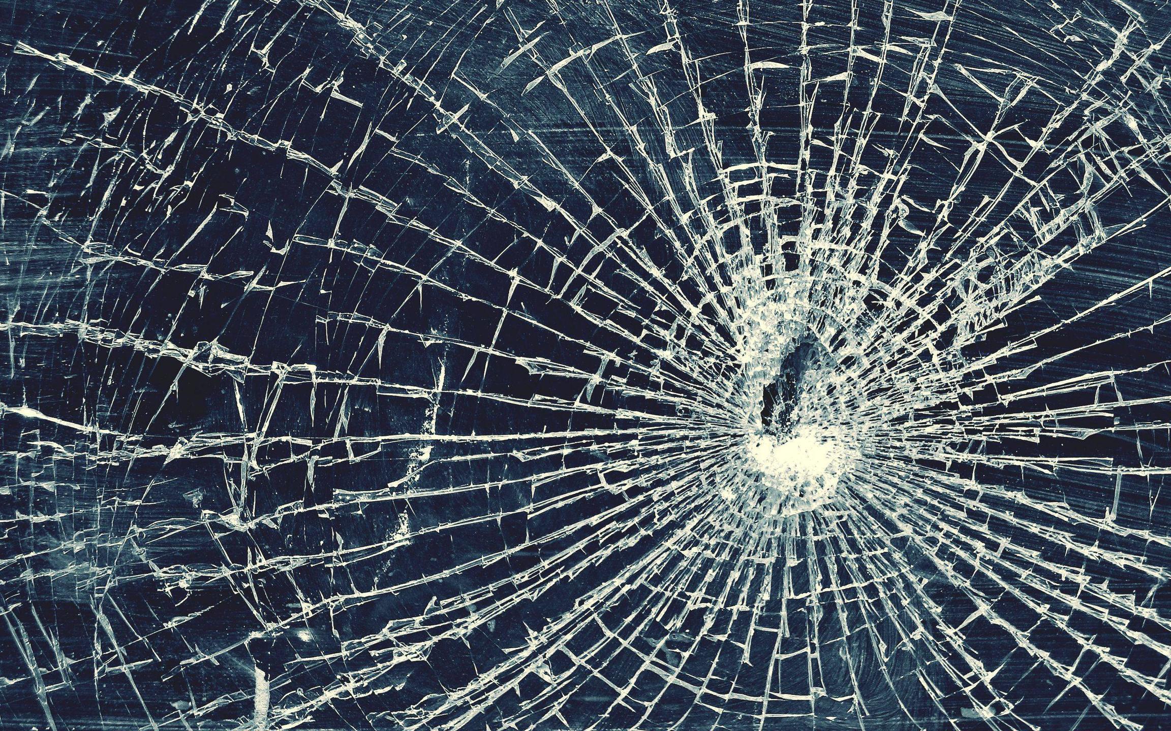 Cracked Glass Wallpaper