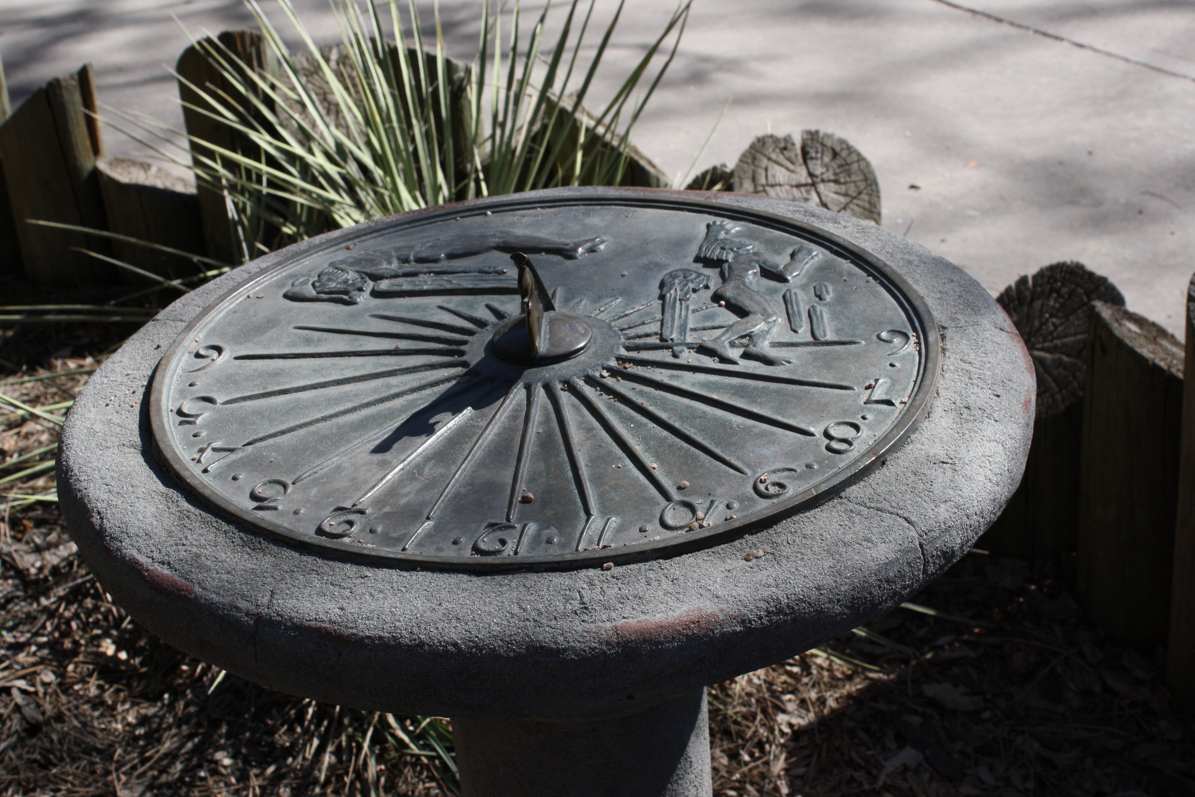 Sundial Picture. Free Photograph. Photo Public Domain