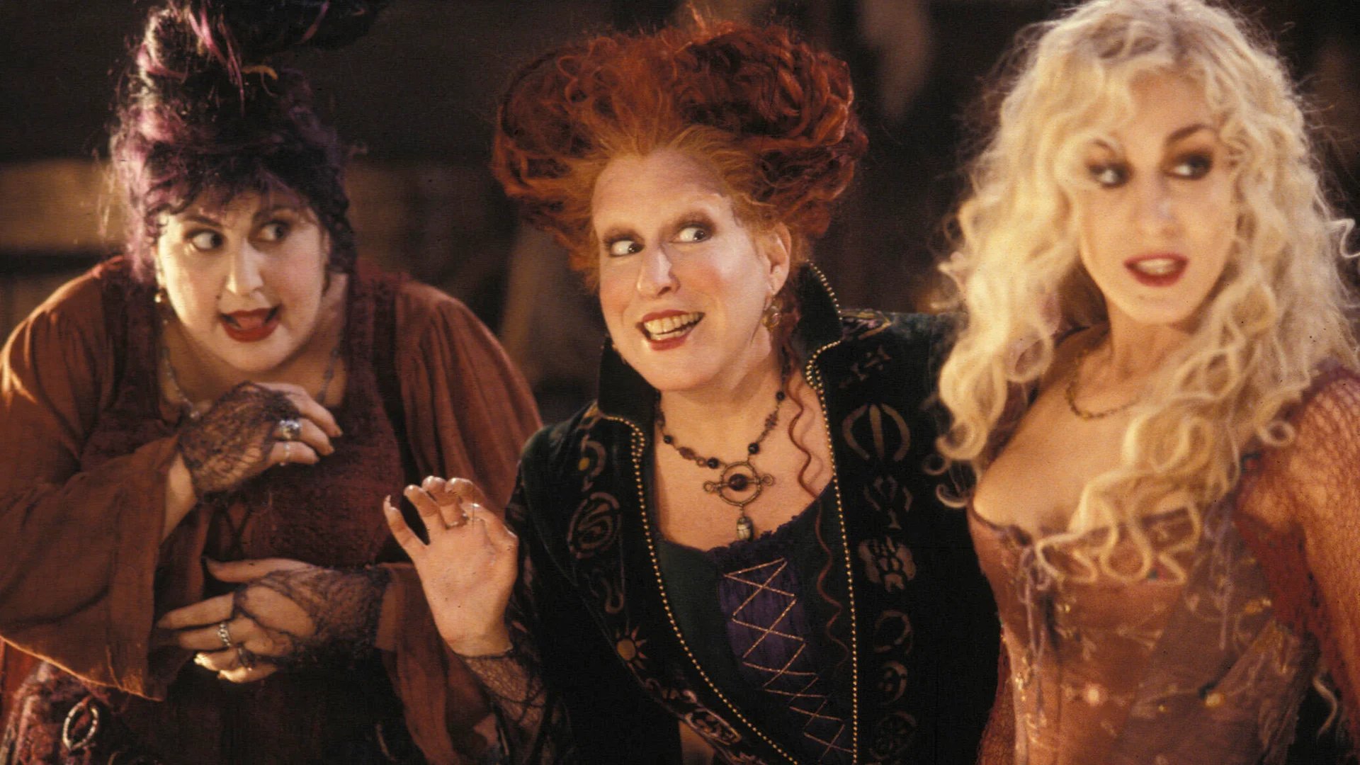Hocus Pocus 2 Set Pics And Videos Reveal Witches In Costume Got This Covered