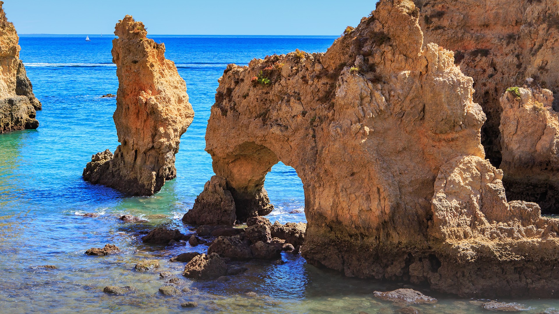 The coast of the Algarve in southern Portugal near Lagos. Windows 10 Spotlight Image