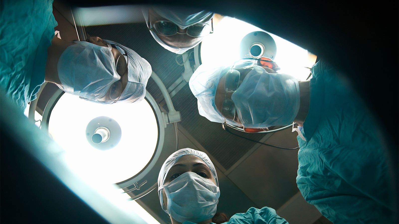 Patients Should Know Who's Operating, Surgeons Say